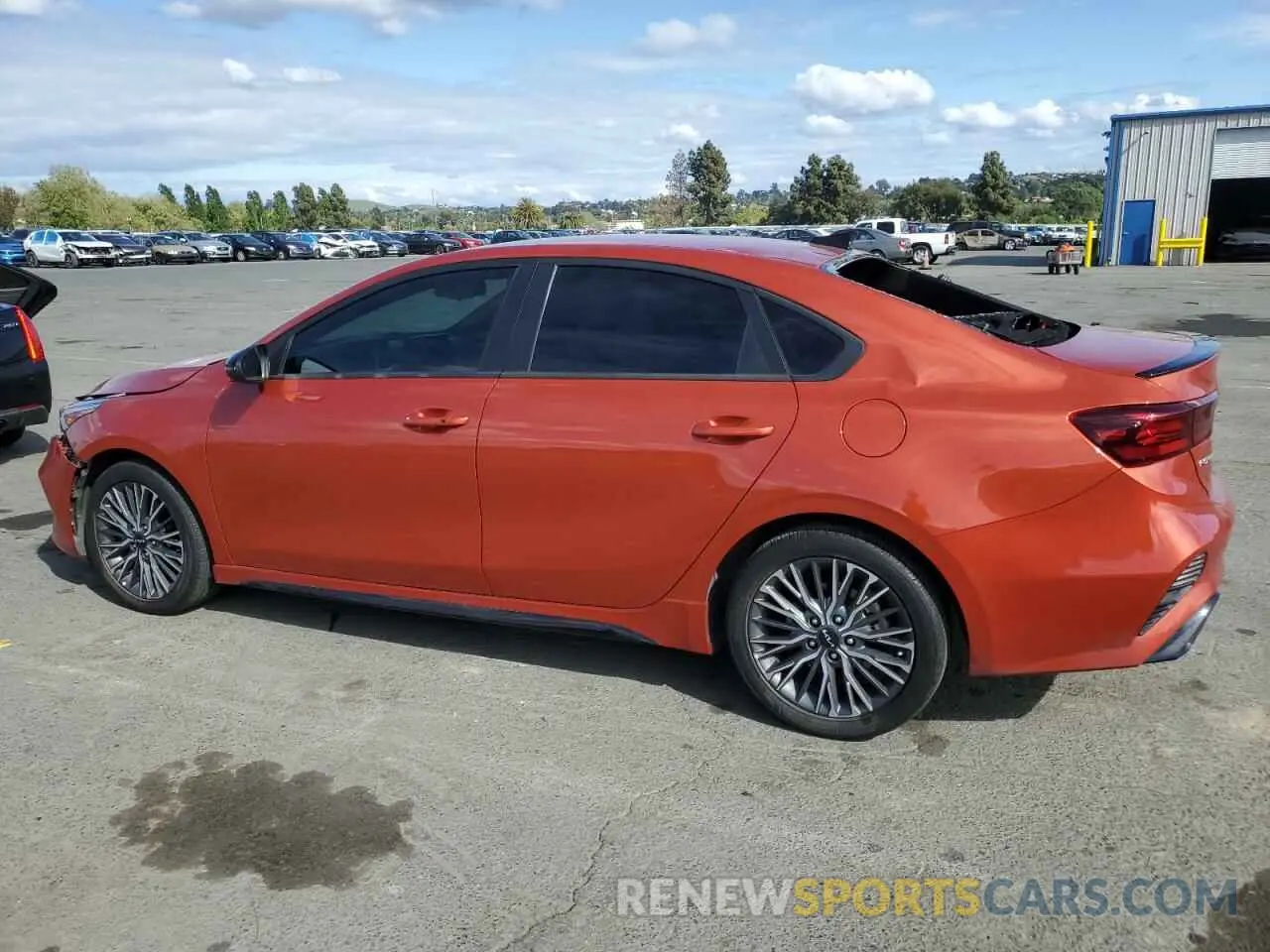 2 fotografías del automóvil dañado 3KPF54AD5PE531569 KIA FORTE 2023