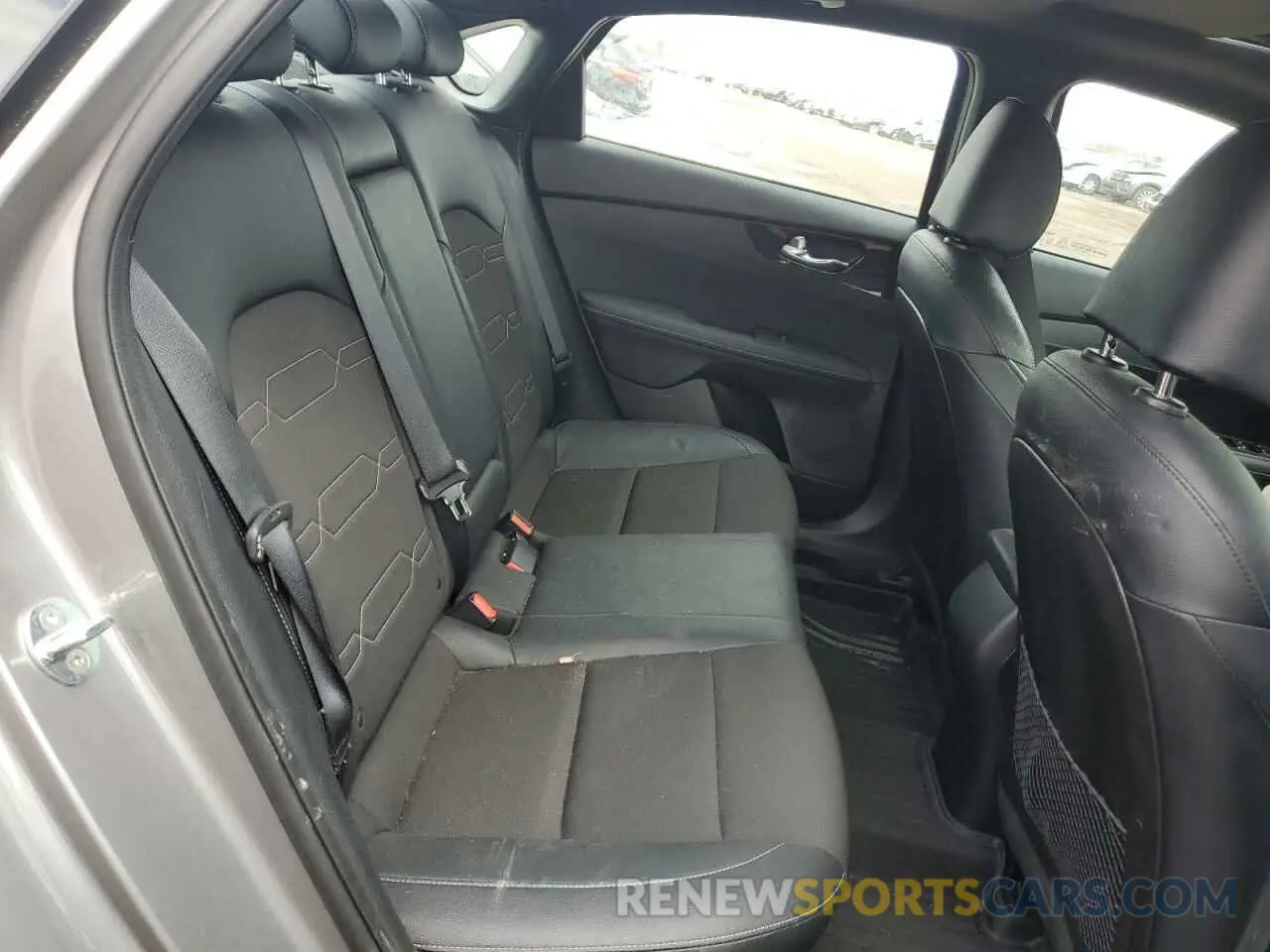 10 fotografías del automóvil dañado 3KPF54AD5PE576138 KIA FORTE 2023
