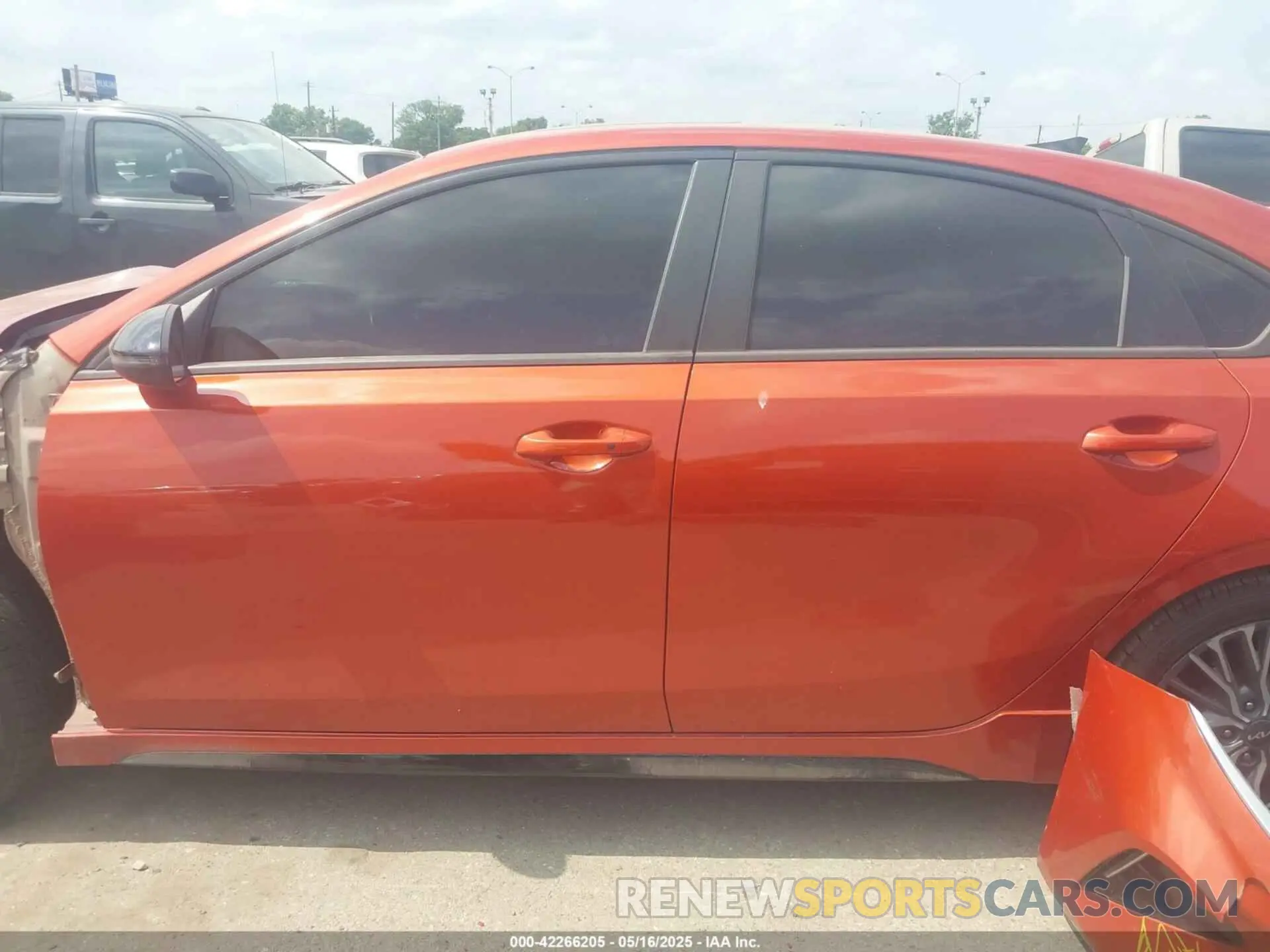 15 fotografías del automóvil dañado 3KPF54AD5PE612068 KIA FORTE 2023