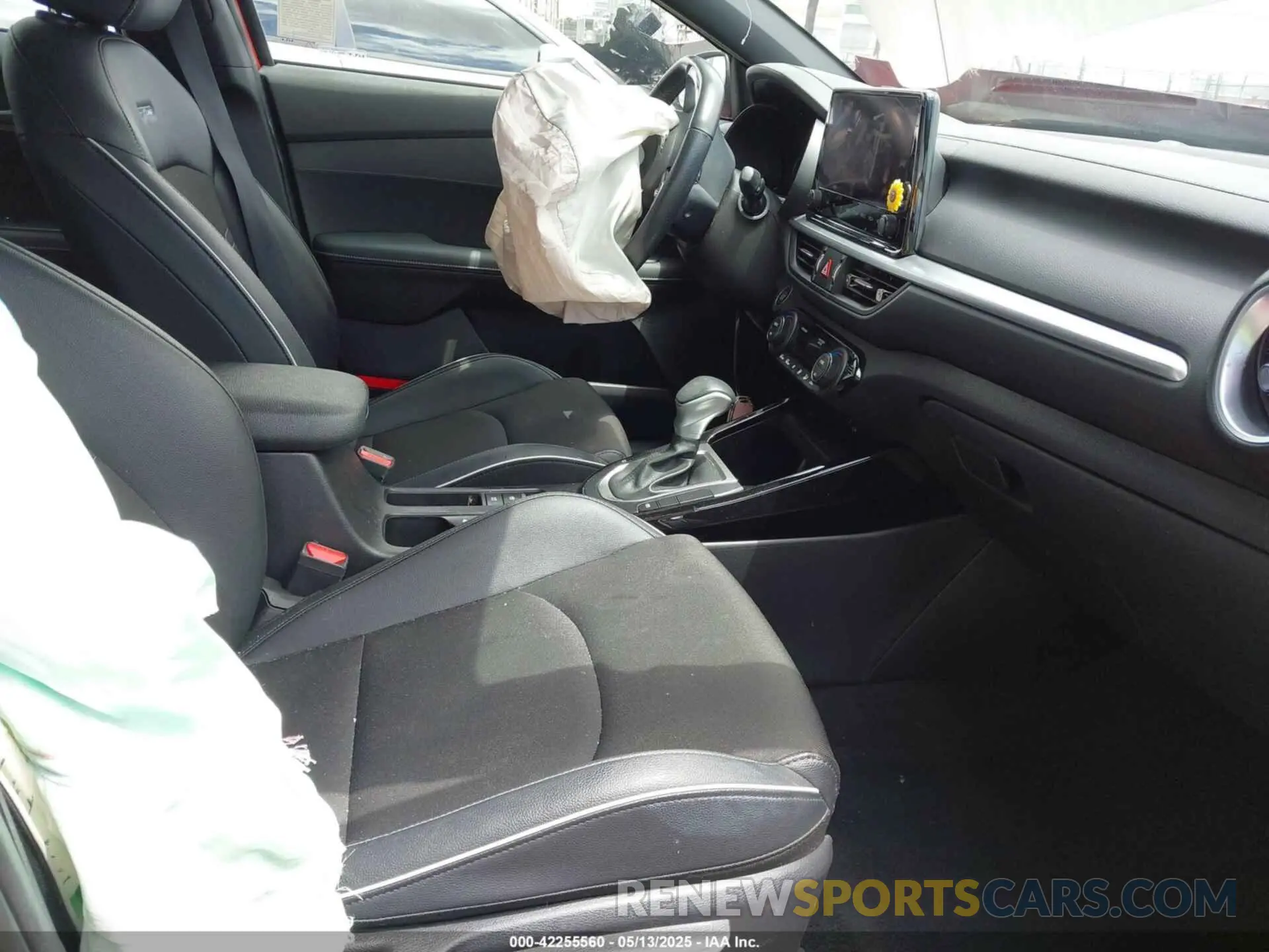 5 fotografías del automóvil dañado 3KPF54AD5PE622308 KIA FORTE 2023