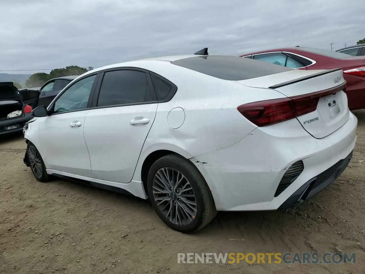 2 fotografías del automóvil dañado 3KPF54AD5PE671167 KIA FORTE 2023