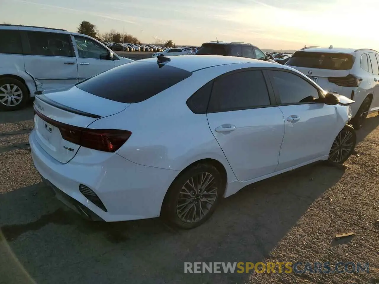 3 fotografías del automóvil dañado 3KPF54AD5PE679799 KIA FORTE 2023