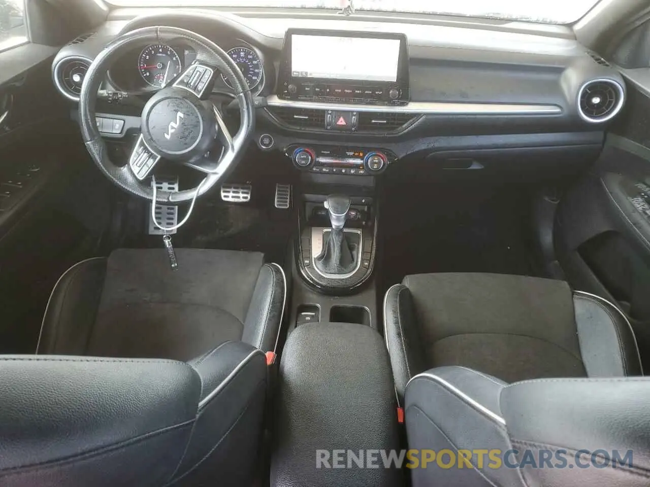 8 fotografías del automóvil dañado 3KPF54AD6PE513968 KIA FORTE 2023