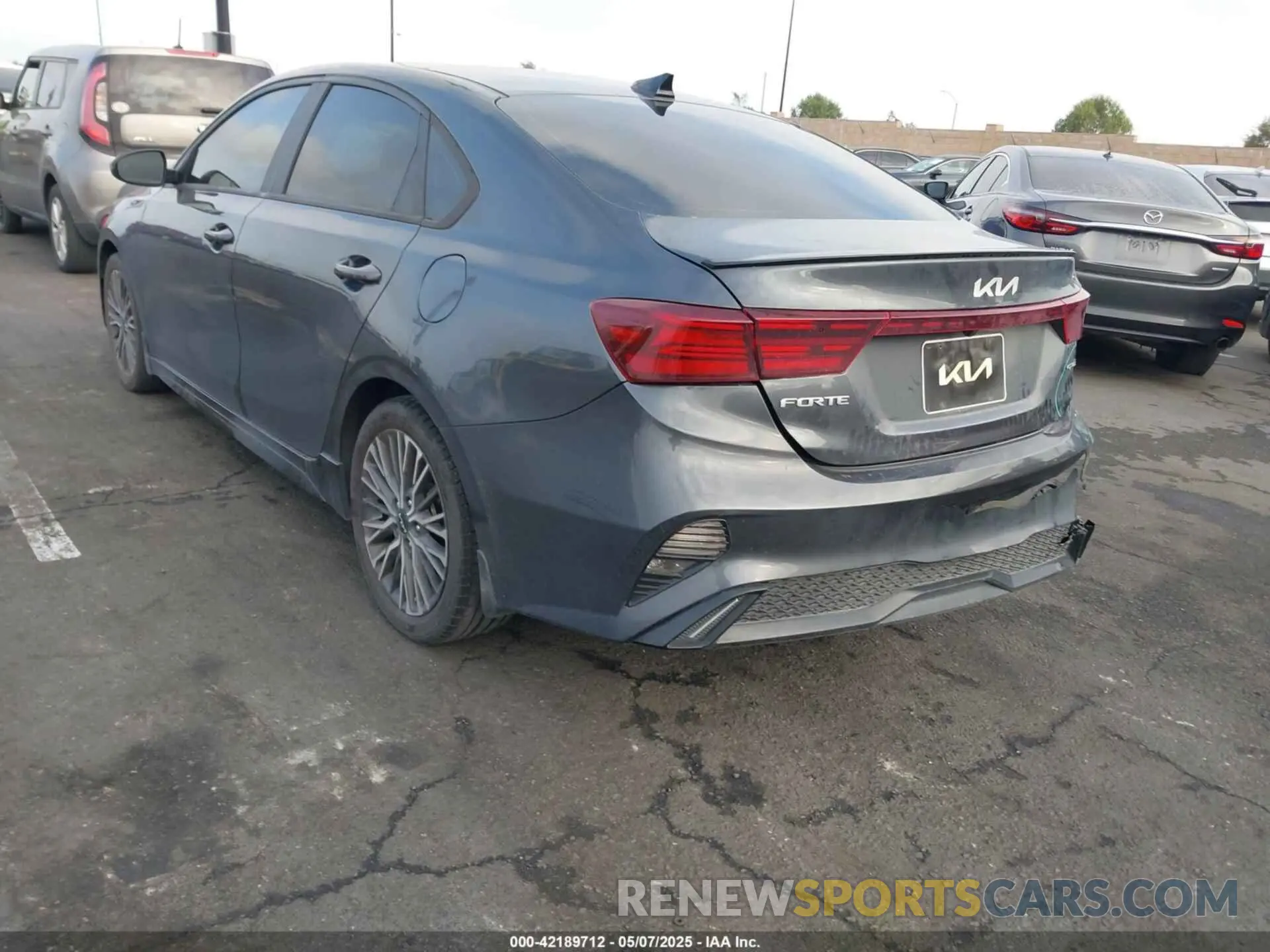 3 fotografías del automóvil dañado 3KPF54AD6PE560532 KIA FORTE 2023