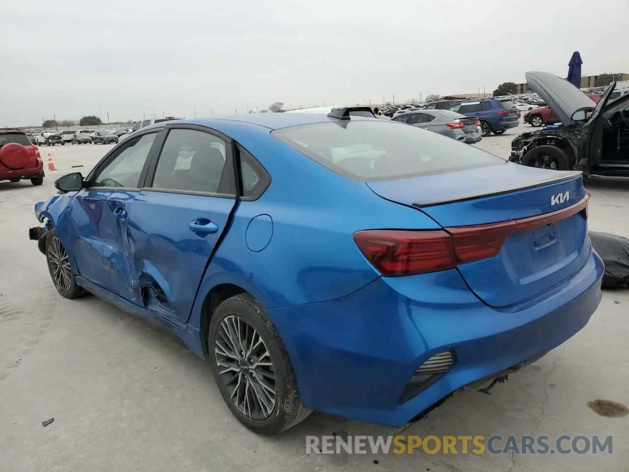 2 fotografías del automóvil dañado 3KPF54AD6PE571014 KIA FORTE 2023