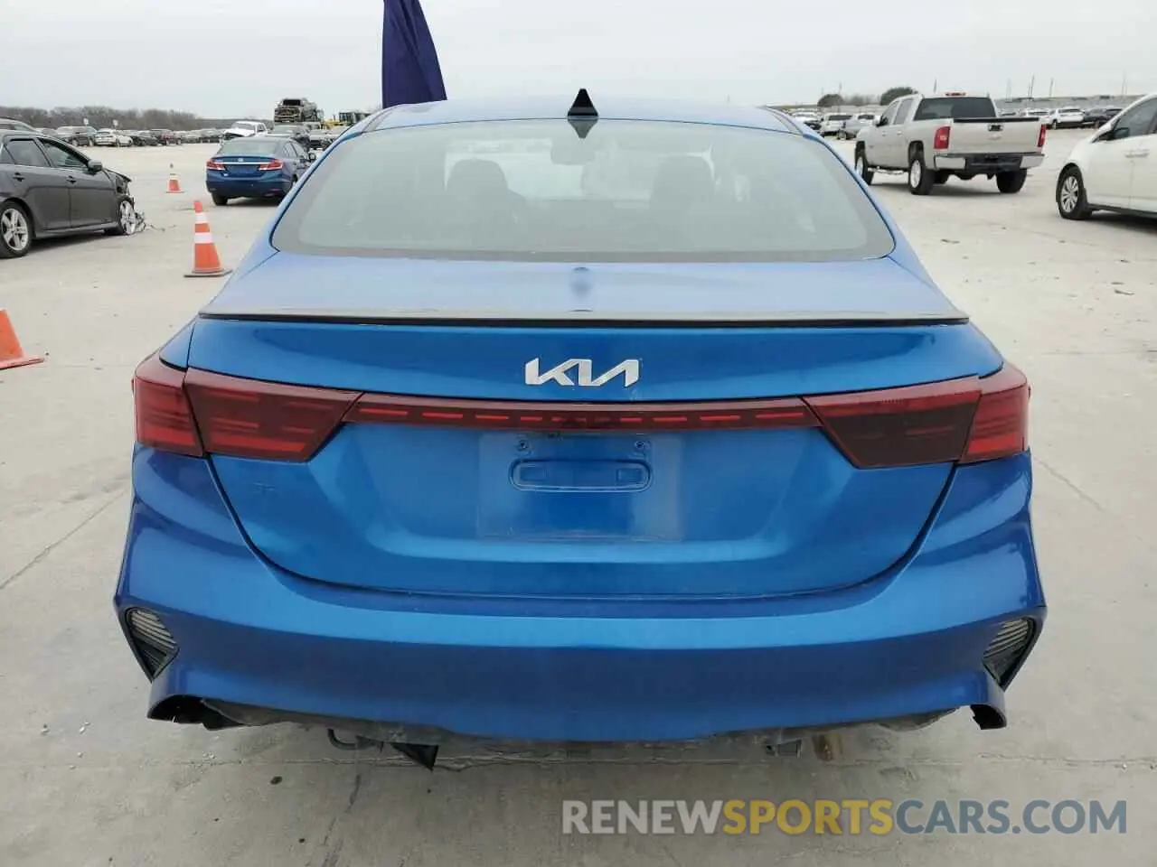 6 fotografías del automóvil dañado 3KPF54AD6PE571014 KIA FORTE 2023