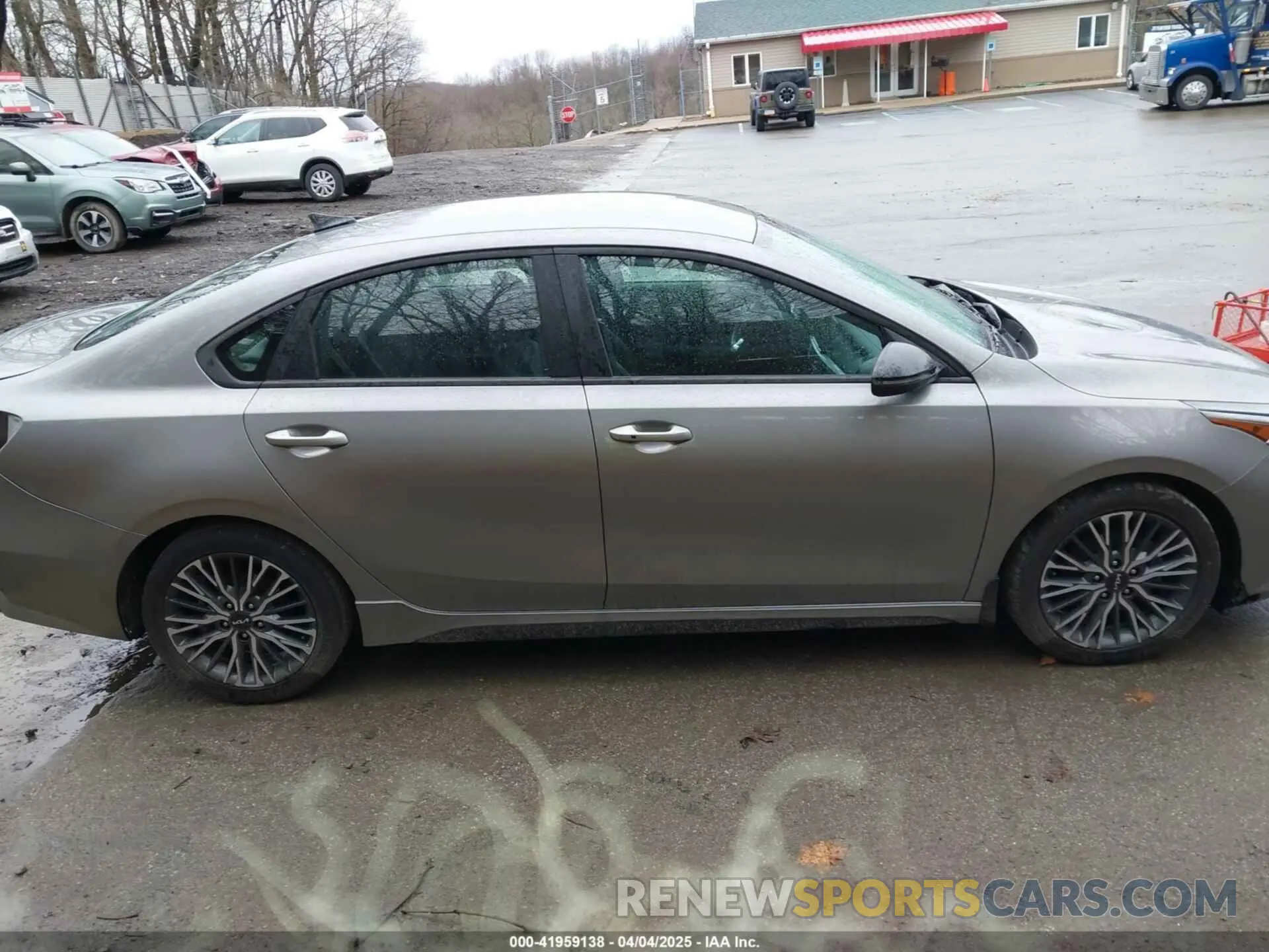 14 fotografías del automóvil dañado 3KPF54AD6PE581350 KIA FORTE 2023