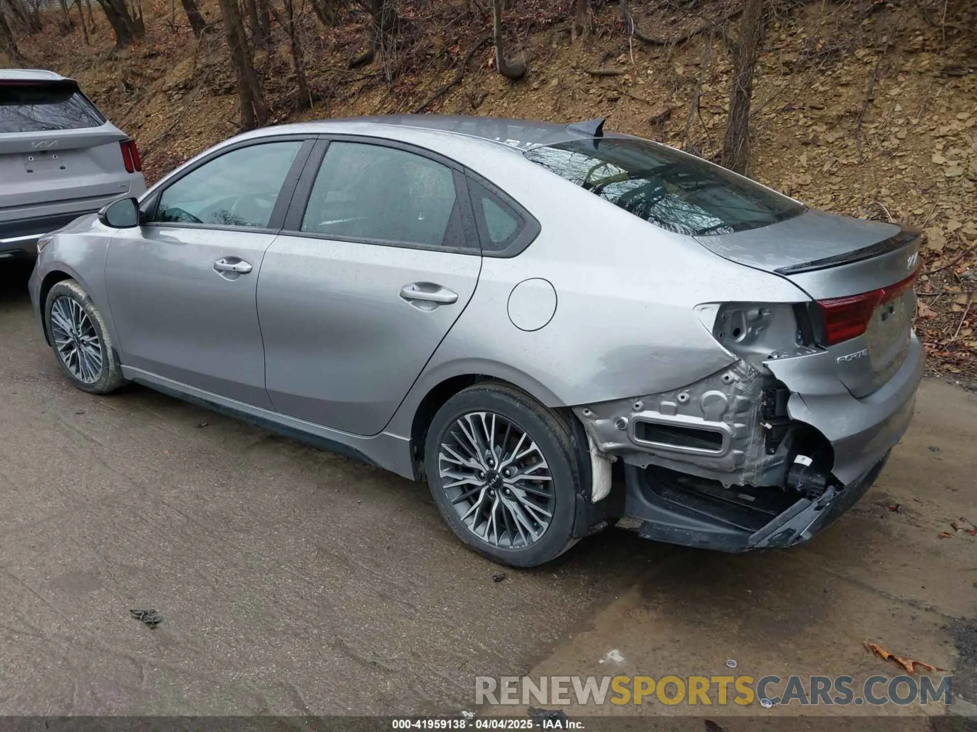 3 fotografías del automóvil dañado 3KPF54AD6PE581350 KIA FORTE 2023