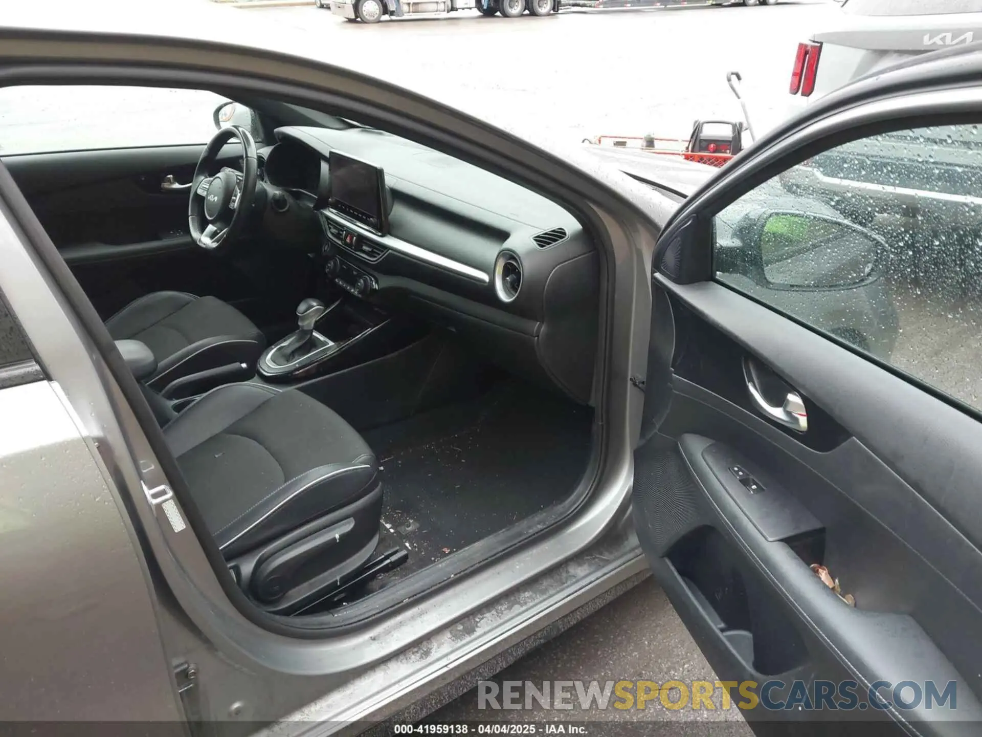 5 fotografías del automóvil dañado 3KPF54AD6PE581350 KIA FORTE 2023