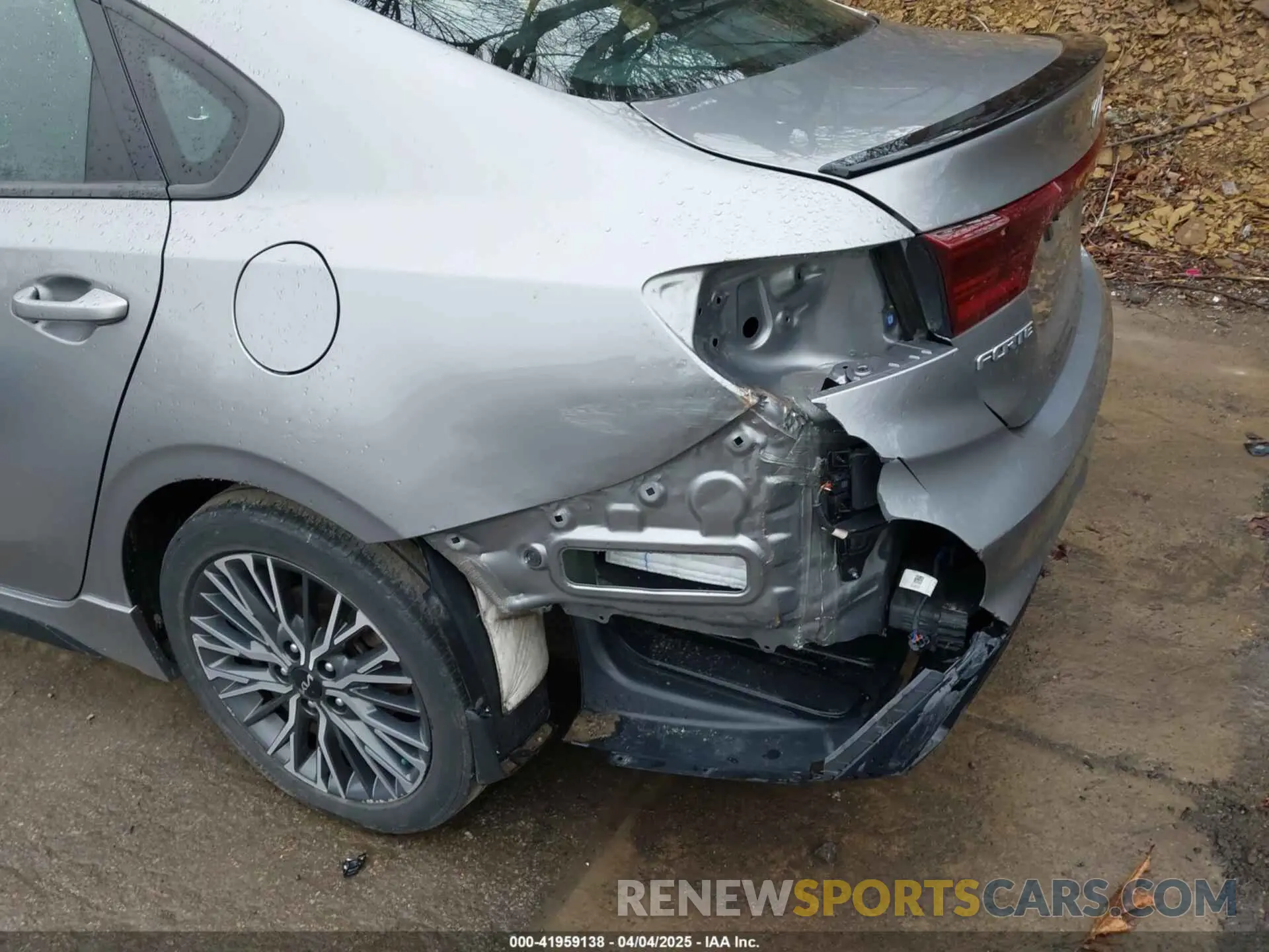 6 fotografías del automóvil dañado 3KPF54AD6PE581350 KIA FORTE 2023