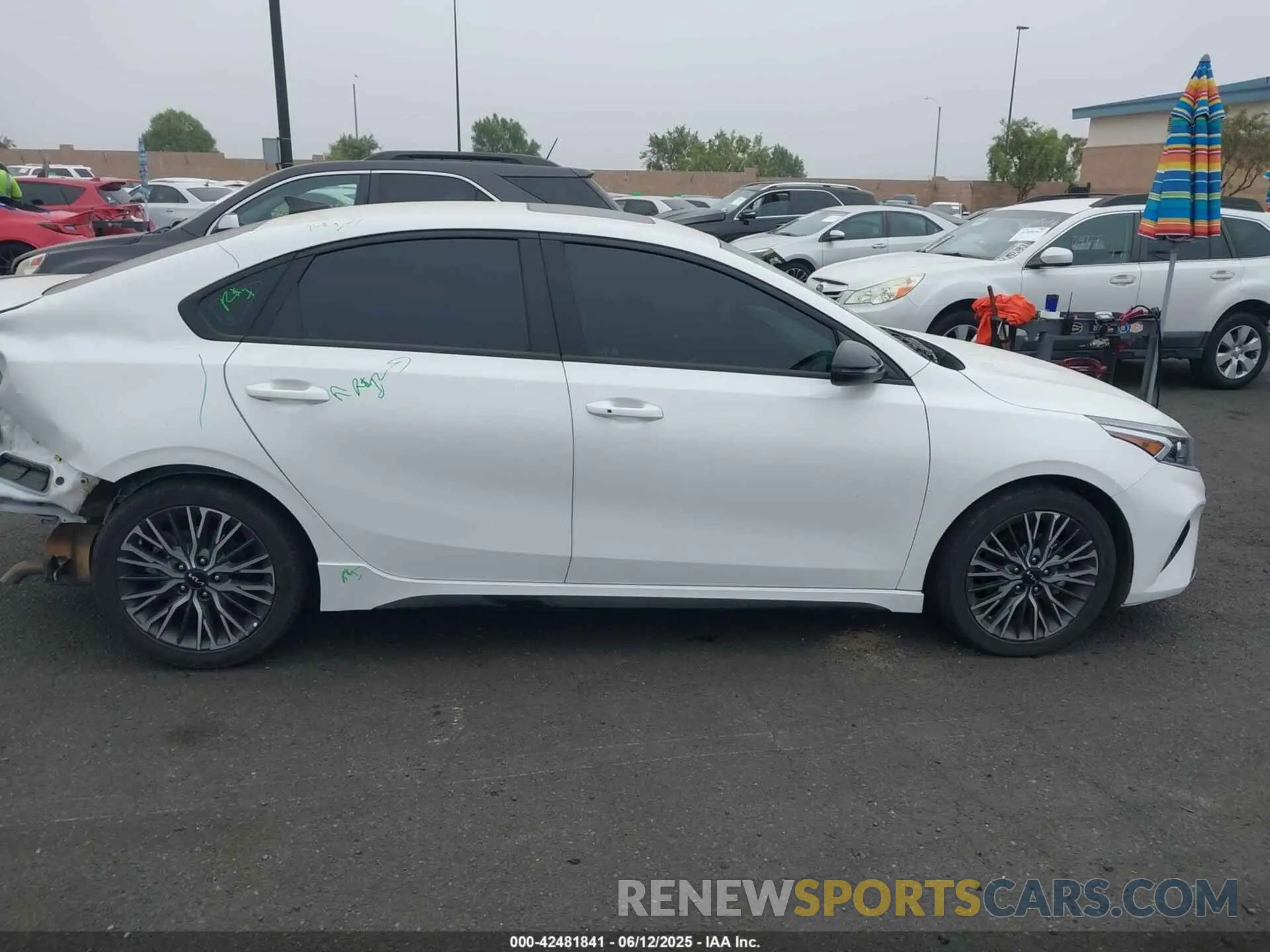 14 fotografías del automóvil dañado 3KPF54AD6PE634225 KIA FORTE 2023
