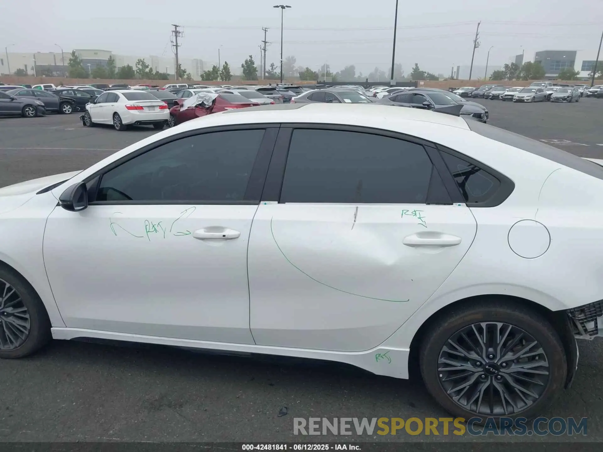 15 fotografías del automóvil dañado 3KPF54AD6PE634225 KIA FORTE 2023