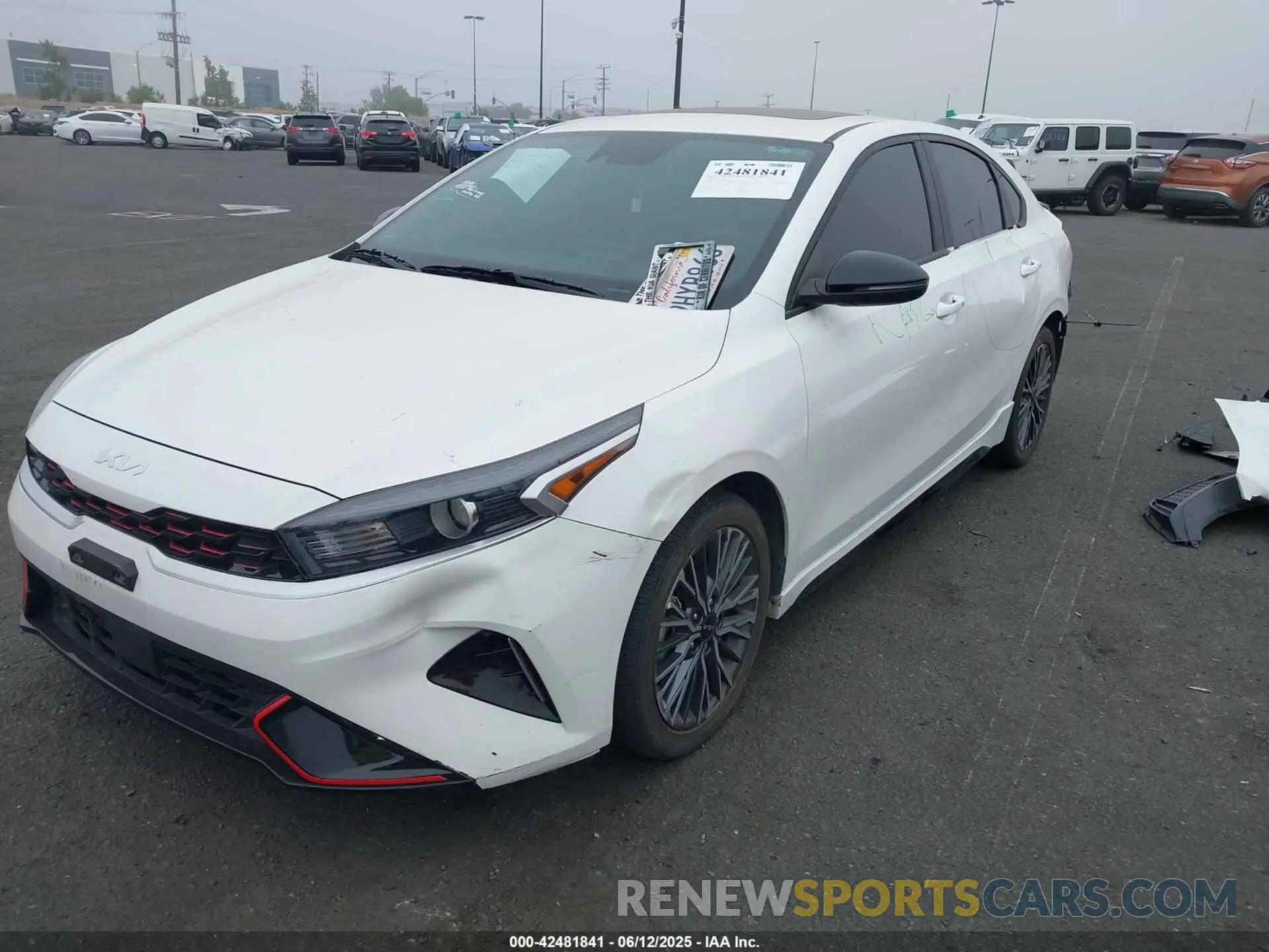 2 fotografías del automóvil dañado 3KPF54AD6PE634225 KIA FORTE 2023
