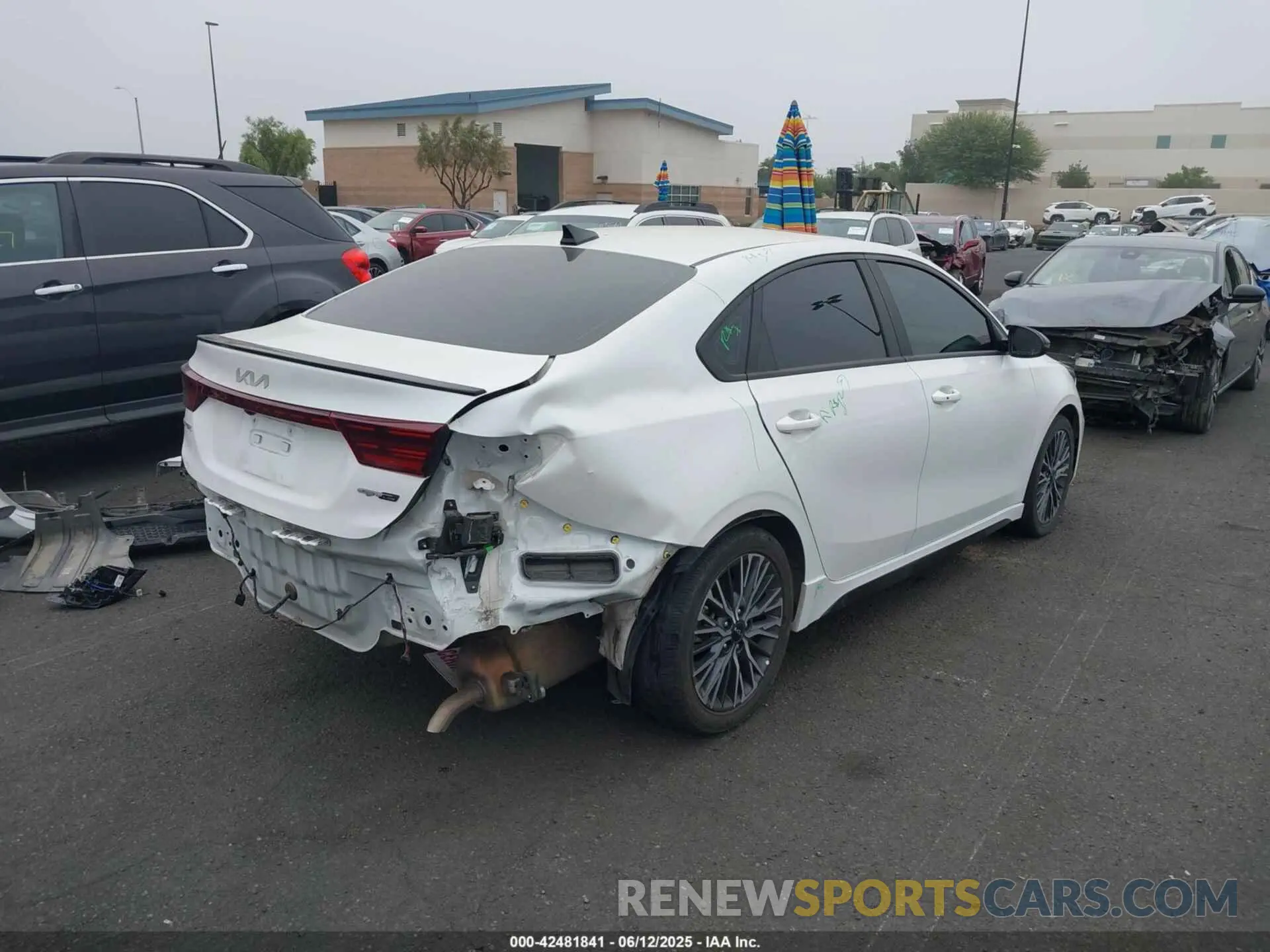 4 fotografías del automóvil dañado 3KPF54AD6PE634225 KIA FORTE 2023
