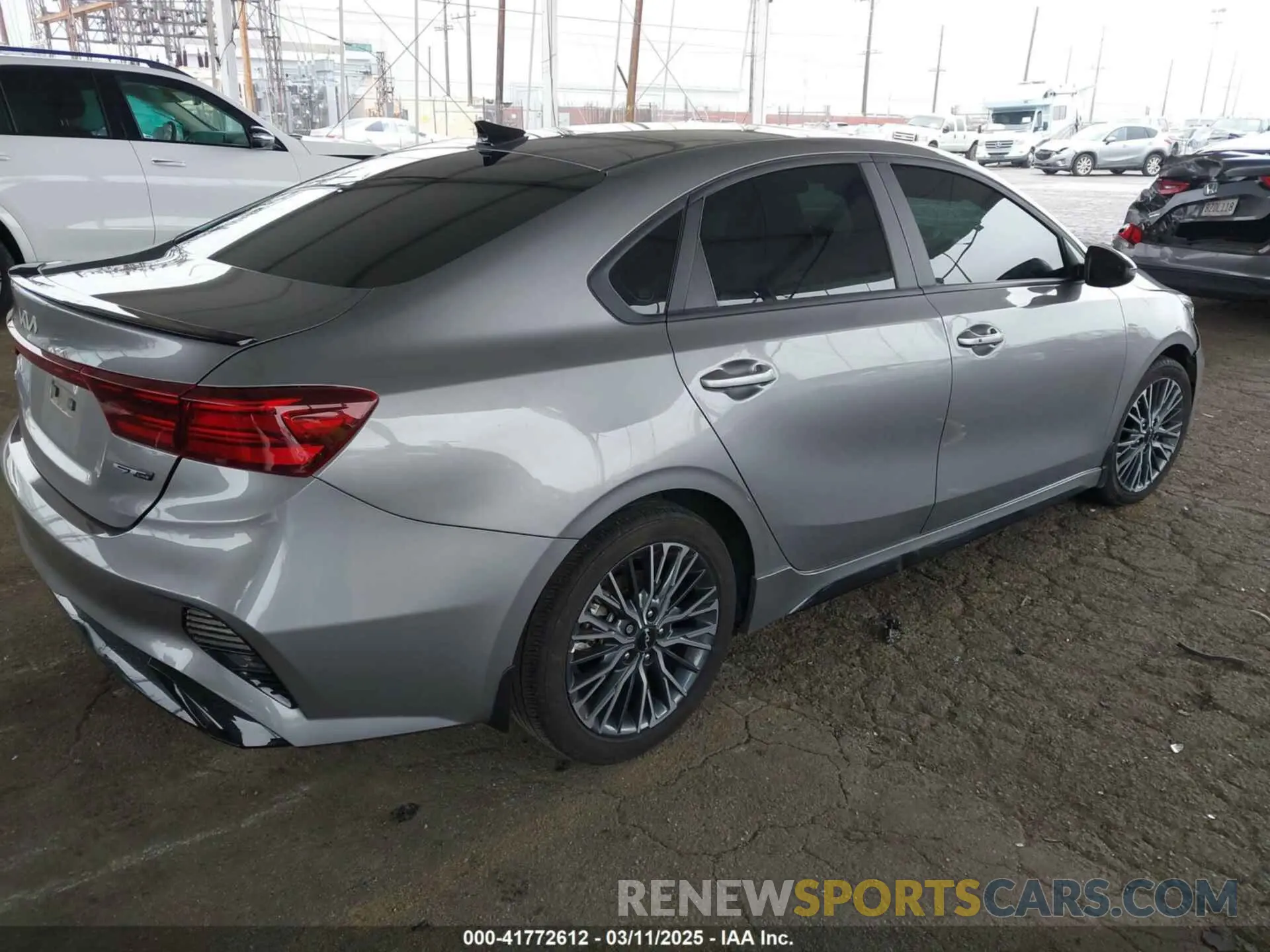 4 fotografías del automóvil dañado 3KPF54AD6PE681500 KIA FORTE 2023