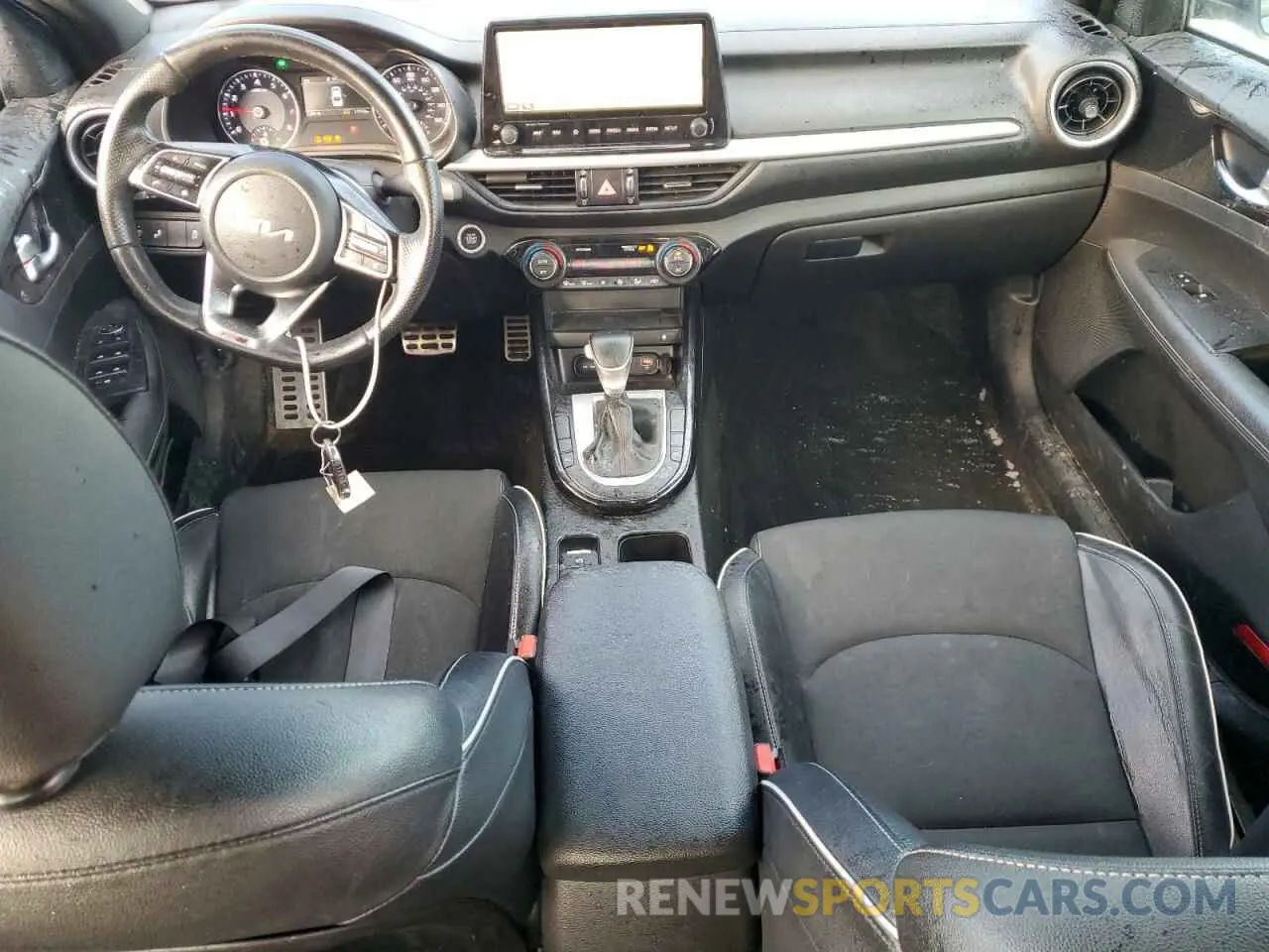 8 fotografías del automóvil dañado 3KPF54AD7PE525045 KIA FORTE 2023