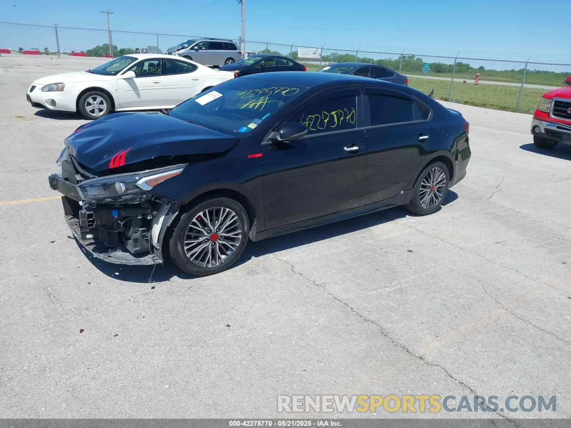 2 fotografías del automóvil dañado 3KPF54AD7PE527698 KIA FORTE 2023