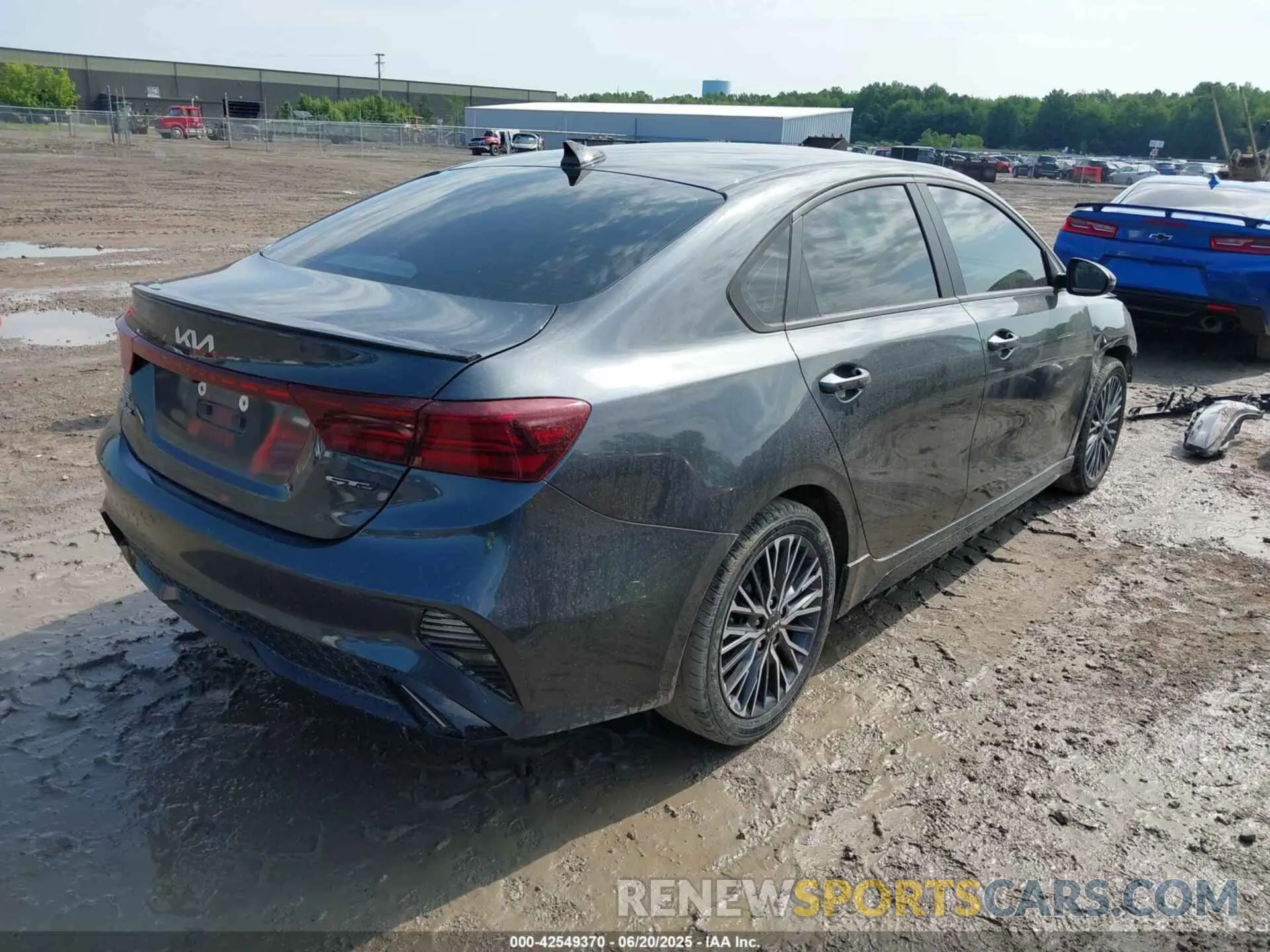 4 fotografías del automóvil dañado 3KPF54AD8PE517925 KIA FORTE 2023