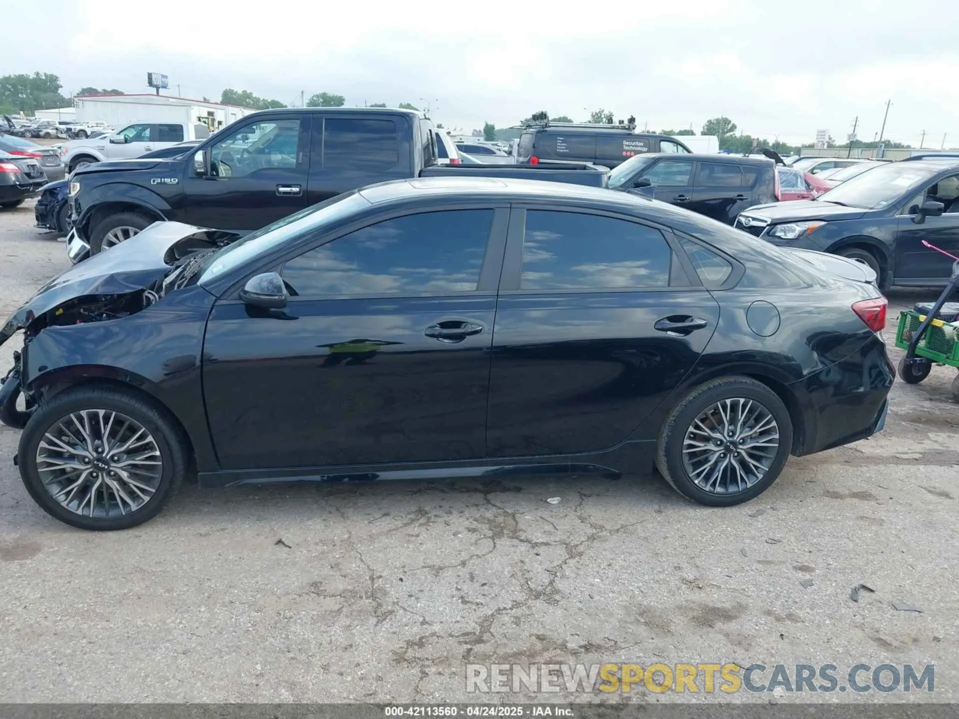14 fotografías del automóvil dañado 3KPF54AD8PE542078 KIA FORTE 2023