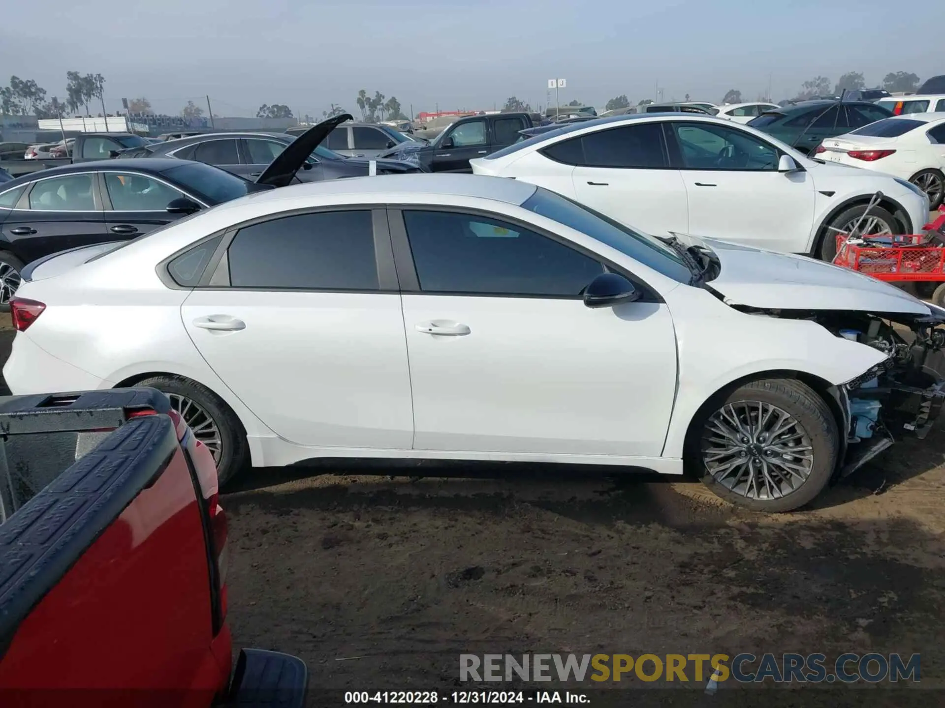 14 fotografías del automóvil dañado 3KPF54AD8PE556241 KIA FORTE 2023