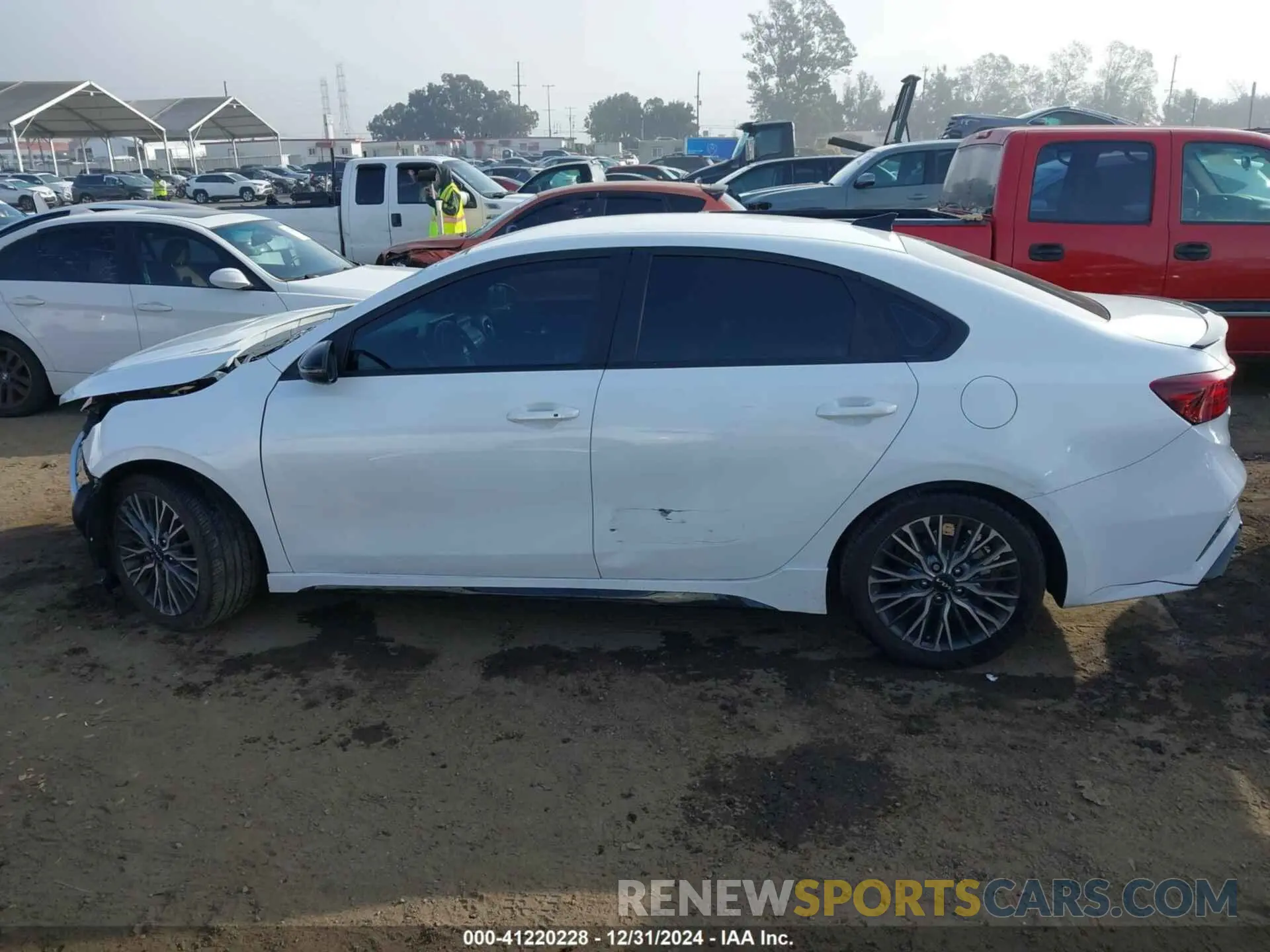 15 fotografías del automóvil dañado 3KPF54AD8PE556241 KIA FORTE 2023