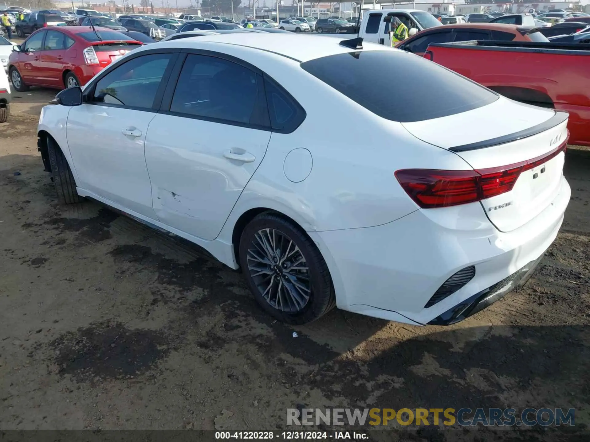 3 fotografías del automóvil dañado 3KPF54AD8PE556241 KIA FORTE 2023