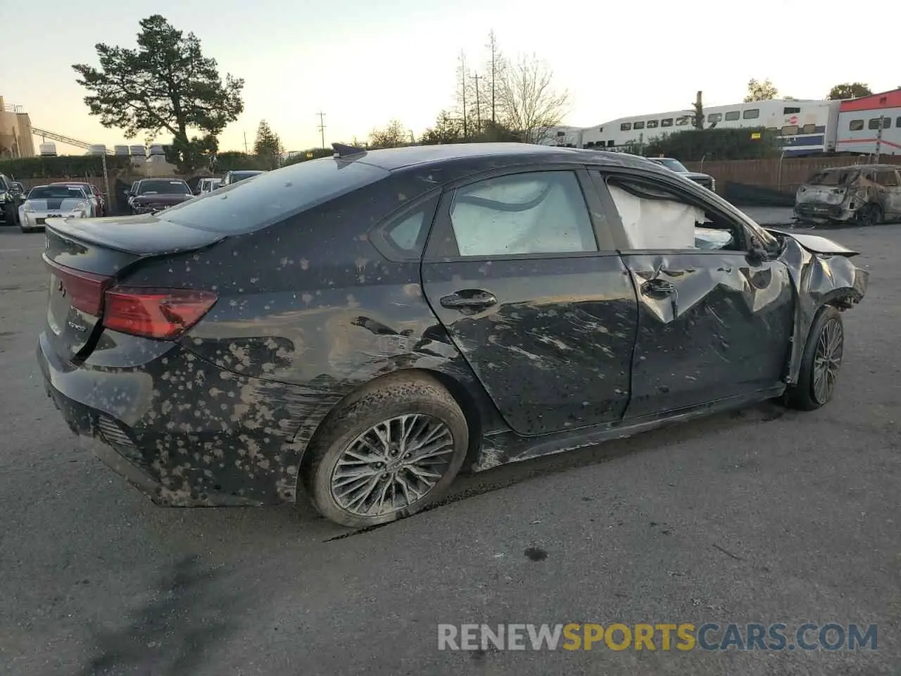 3 fotografías del automóvil dañado 3KPF54AD8PE593287 KIA FORTE 2023