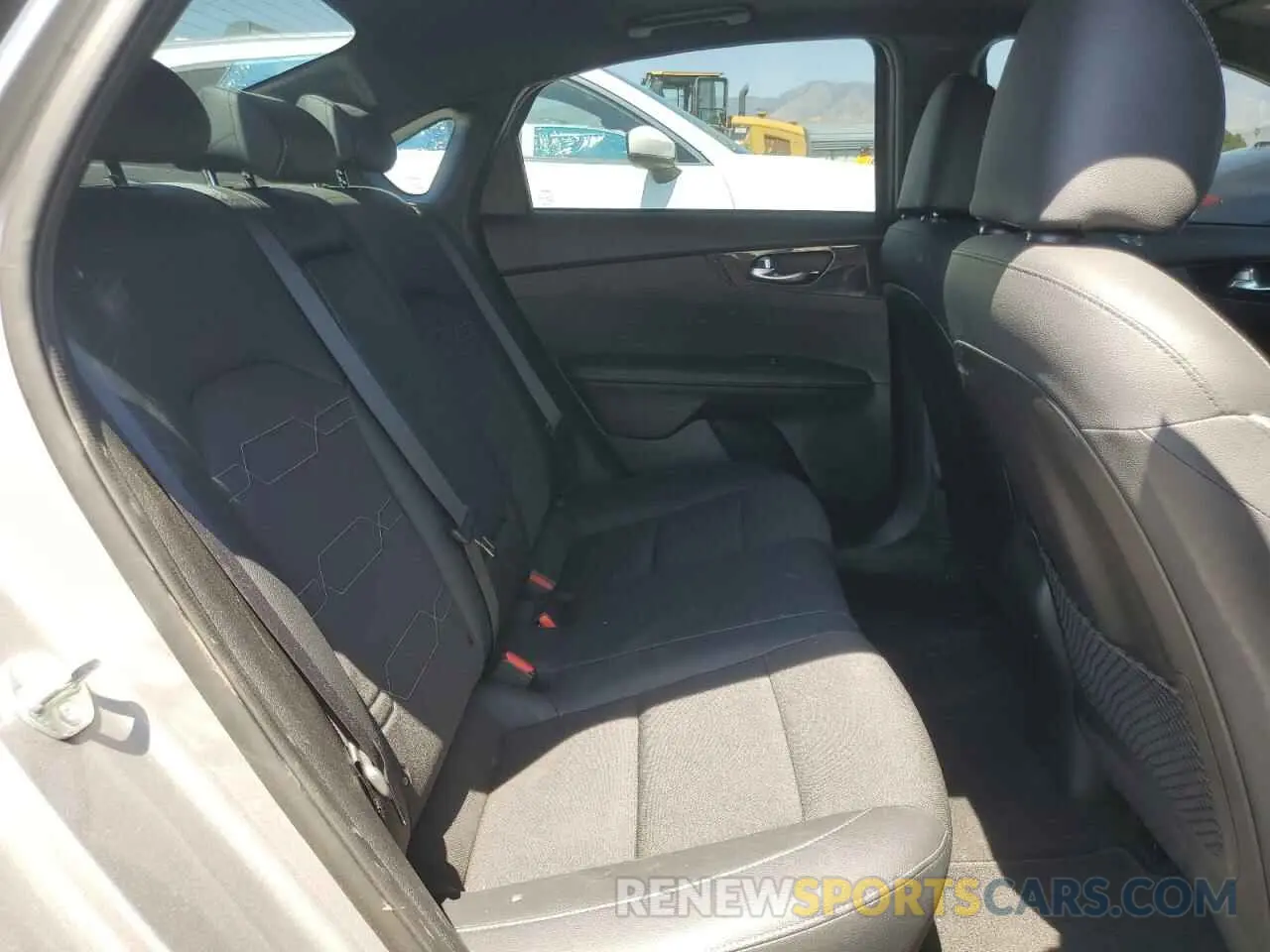 10 fotografías del automóvil dañado 3KPF54AD8PE604384 KIA FORTE 2023