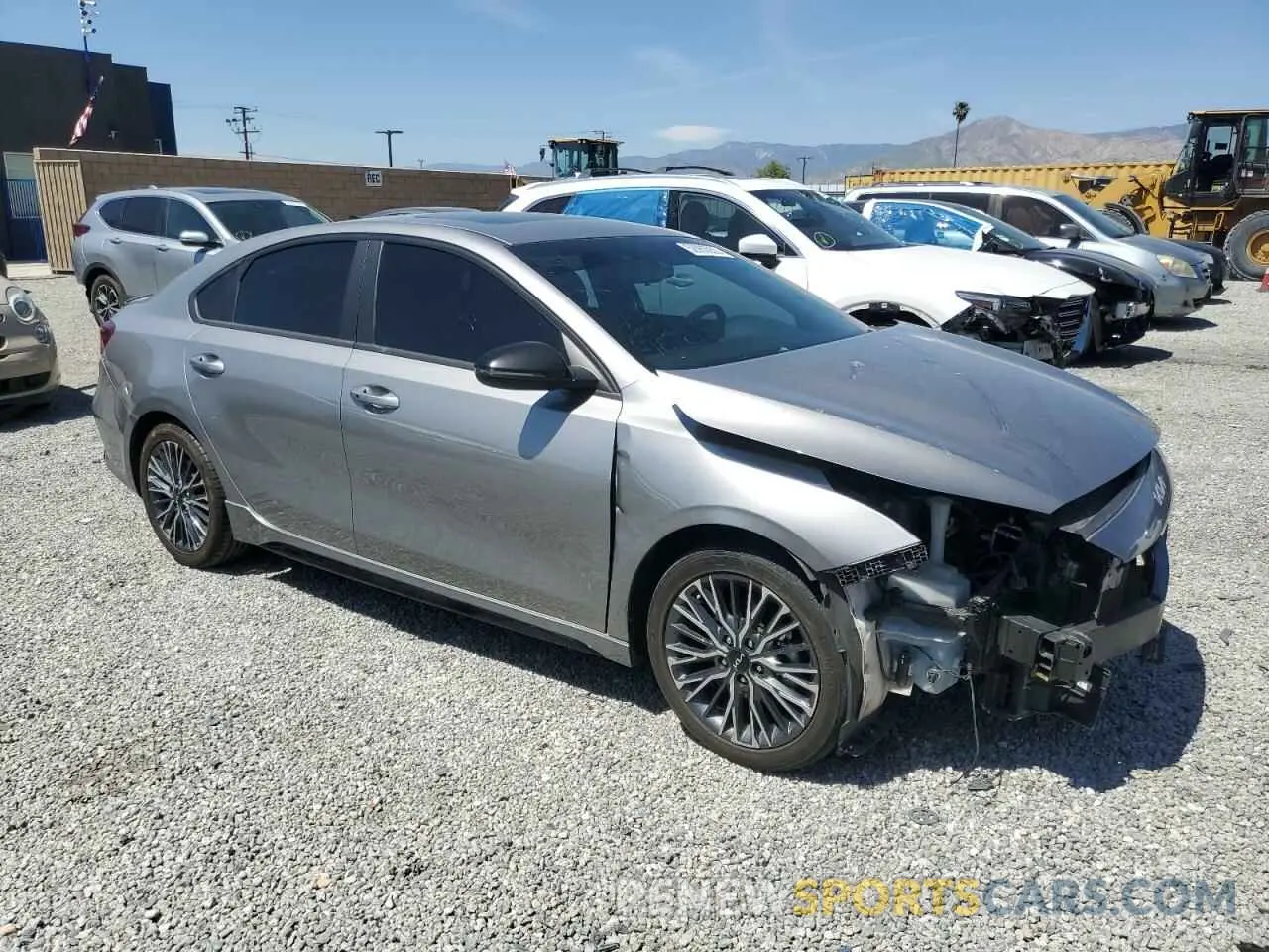 4 fotografías del automóvil dañado 3KPF54AD8PE604384 KIA FORTE 2023
