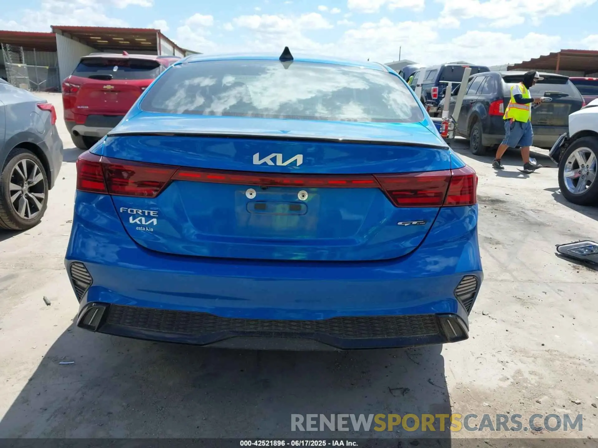 16 fotografías del automóvil dañado 3KPF54AD8PE618978 KIA FORTE 2023