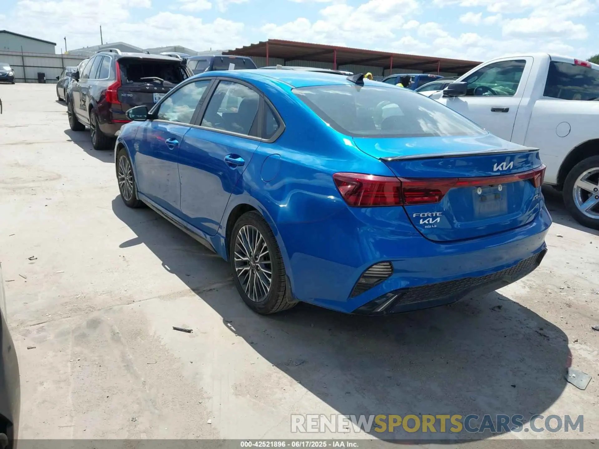 3 fotografías del automóvil dañado 3KPF54AD8PE618978 KIA FORTE 2023