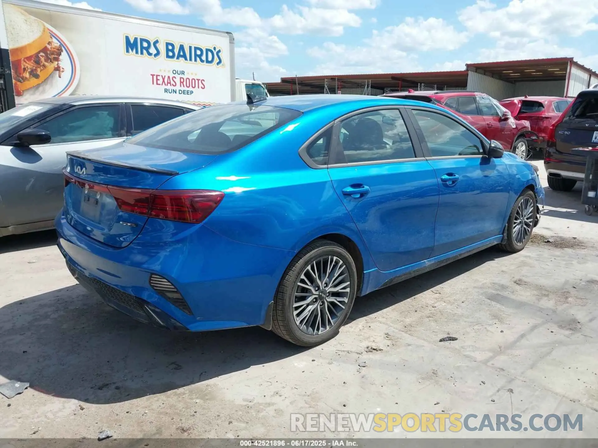 4 fotografías del automóvil dañado 3KPF54AD8PE618978 KIA FORTE 2023