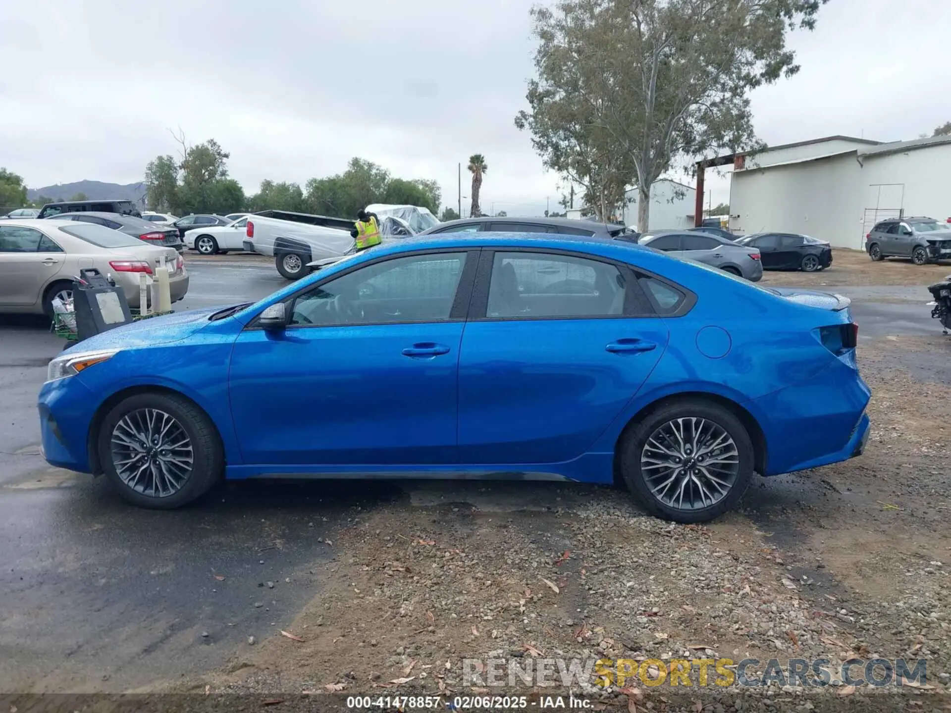 15 fotografías del automóvil dañado 3KPF54AD8PE652127 KIA FORTE 2023