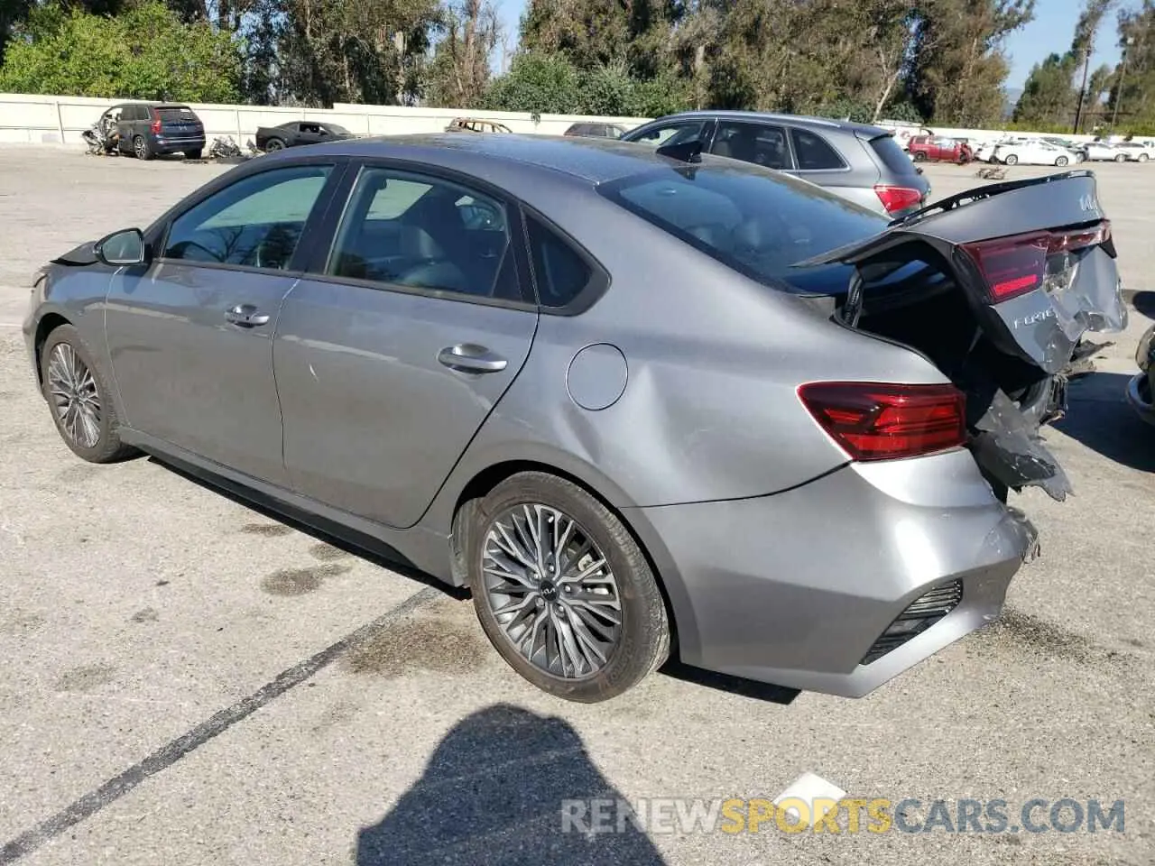 2 fotografías del automóvil dañado 3KPF54AD9PE581892 KIA FORTE 2023