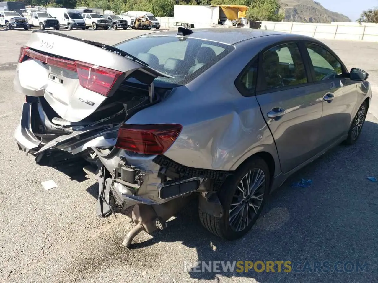 3 fotografías del automóvil dañado 3KPF54AD9PE581892 KIA FORTE 2023