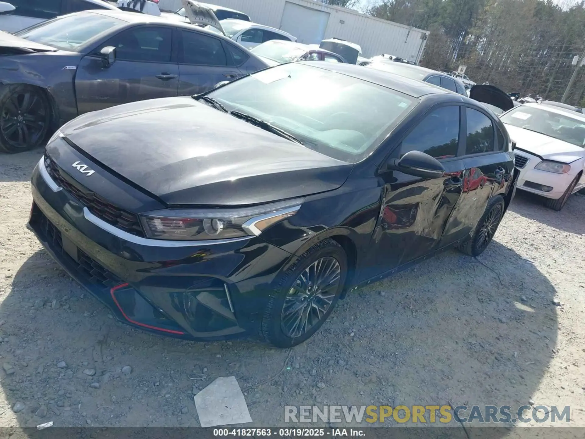 2 fotografías del automóvil dañado 3KPF54AD9PE639256 KIA FORTE 2023