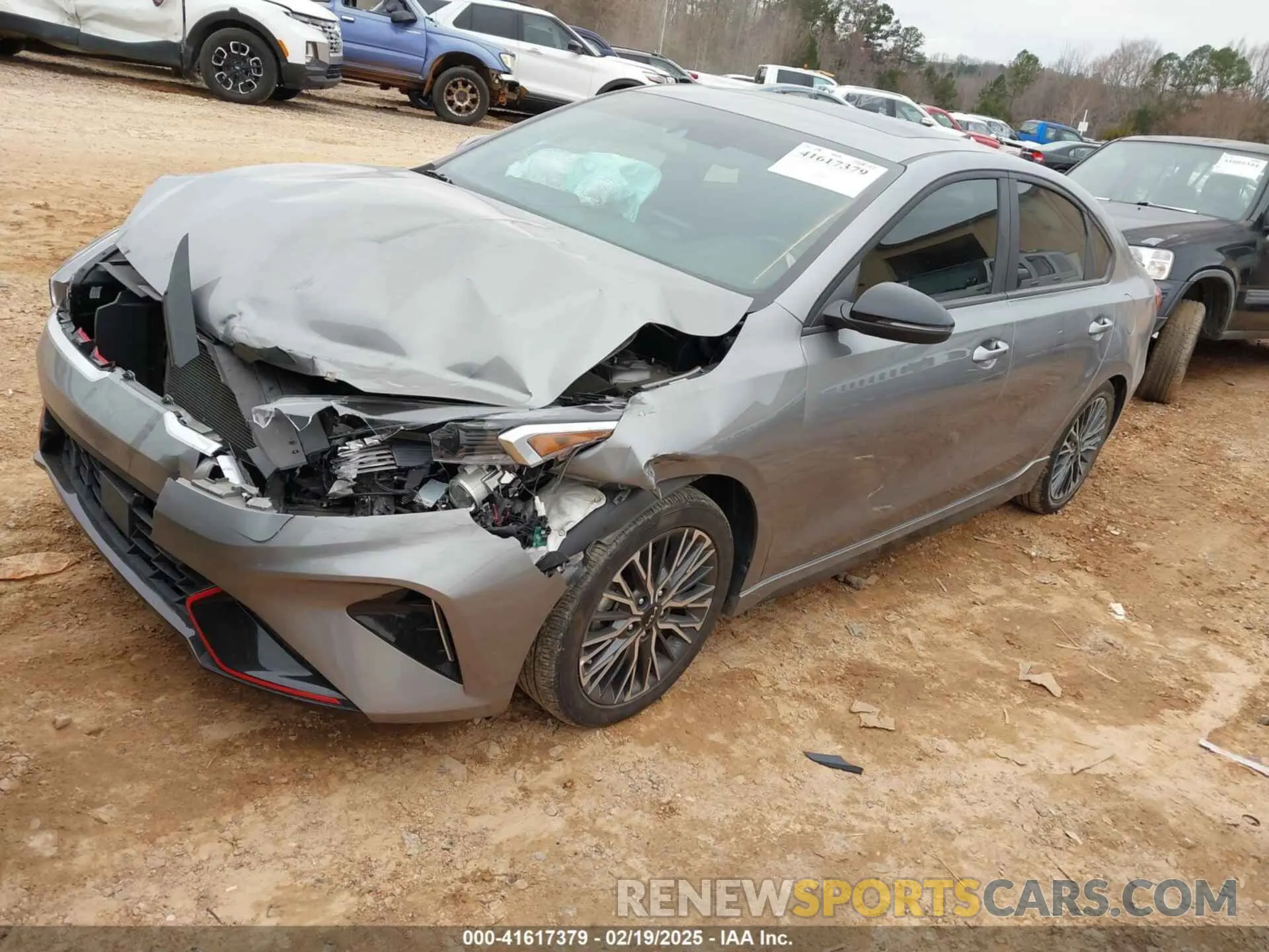 2 fotografías del automóvil dañado 3KPF54AD9PE639645 KIA FORTE 2023