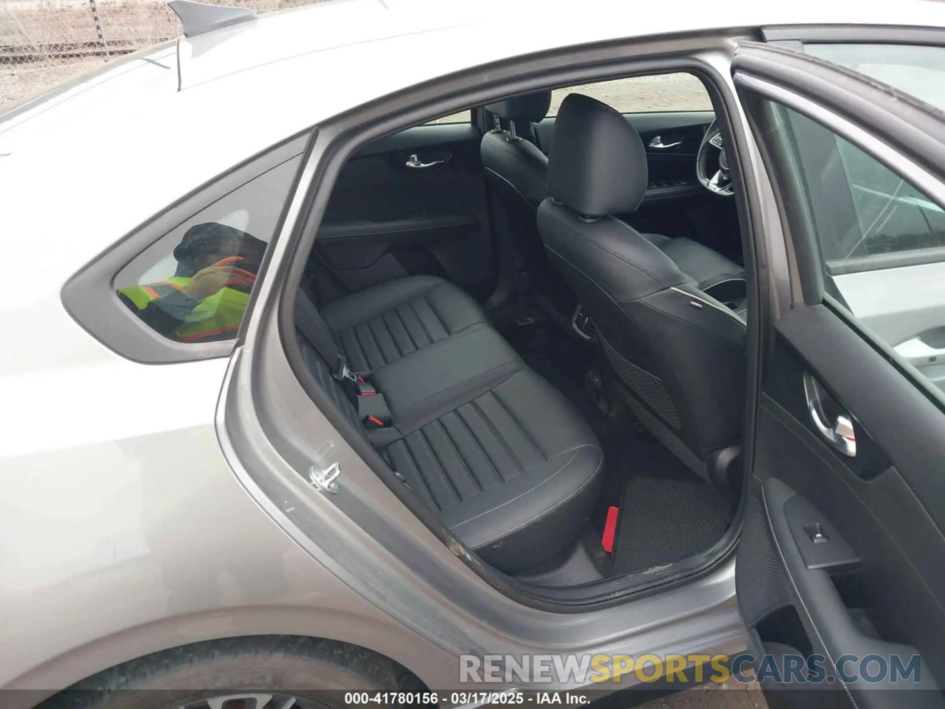 8 fotografías del automóvil dañado 3KPF54AD9PE647678 KIA FORTE 2023