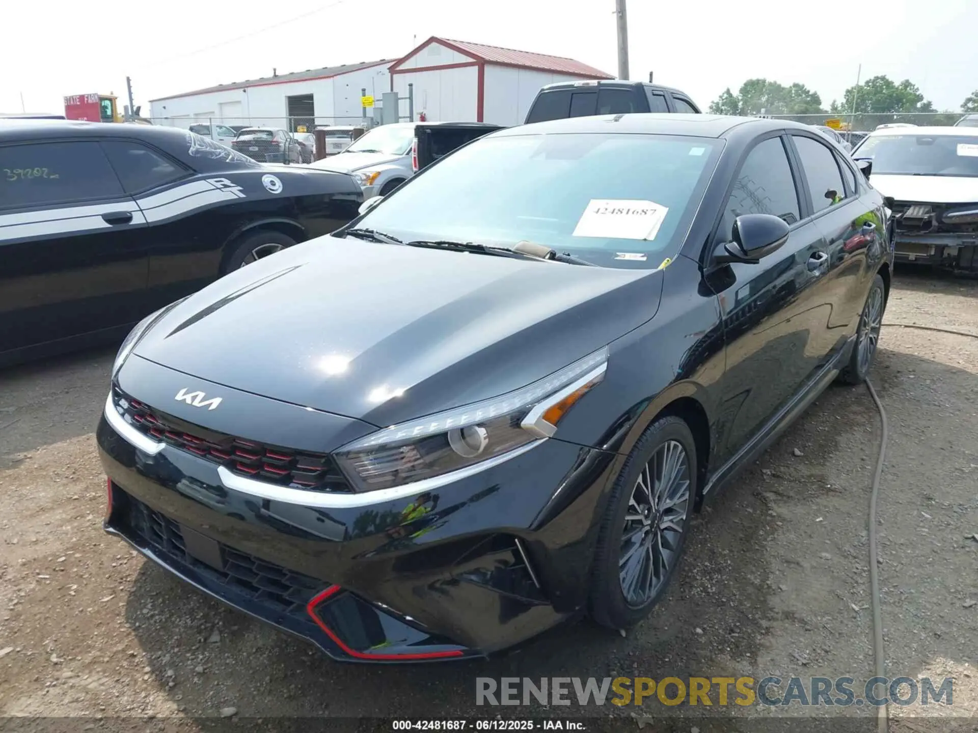 2 fotografías del automóvil dañado 3KPF54AD9PE648250 KIA FORTE 2023