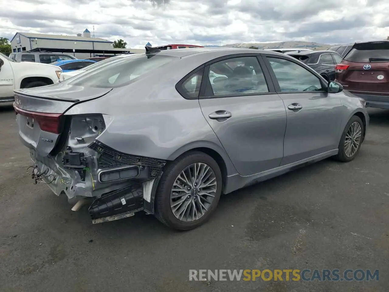 3 fotografías del automóvil dañado 3KPF54AD9PE669681 KIA FORTE 2023