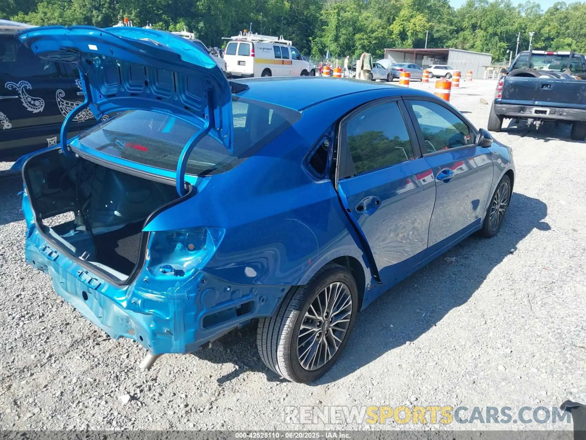 4 fotografías del automóvil dañado 3KPF54AD9PE685251 KIA FORTE 2023