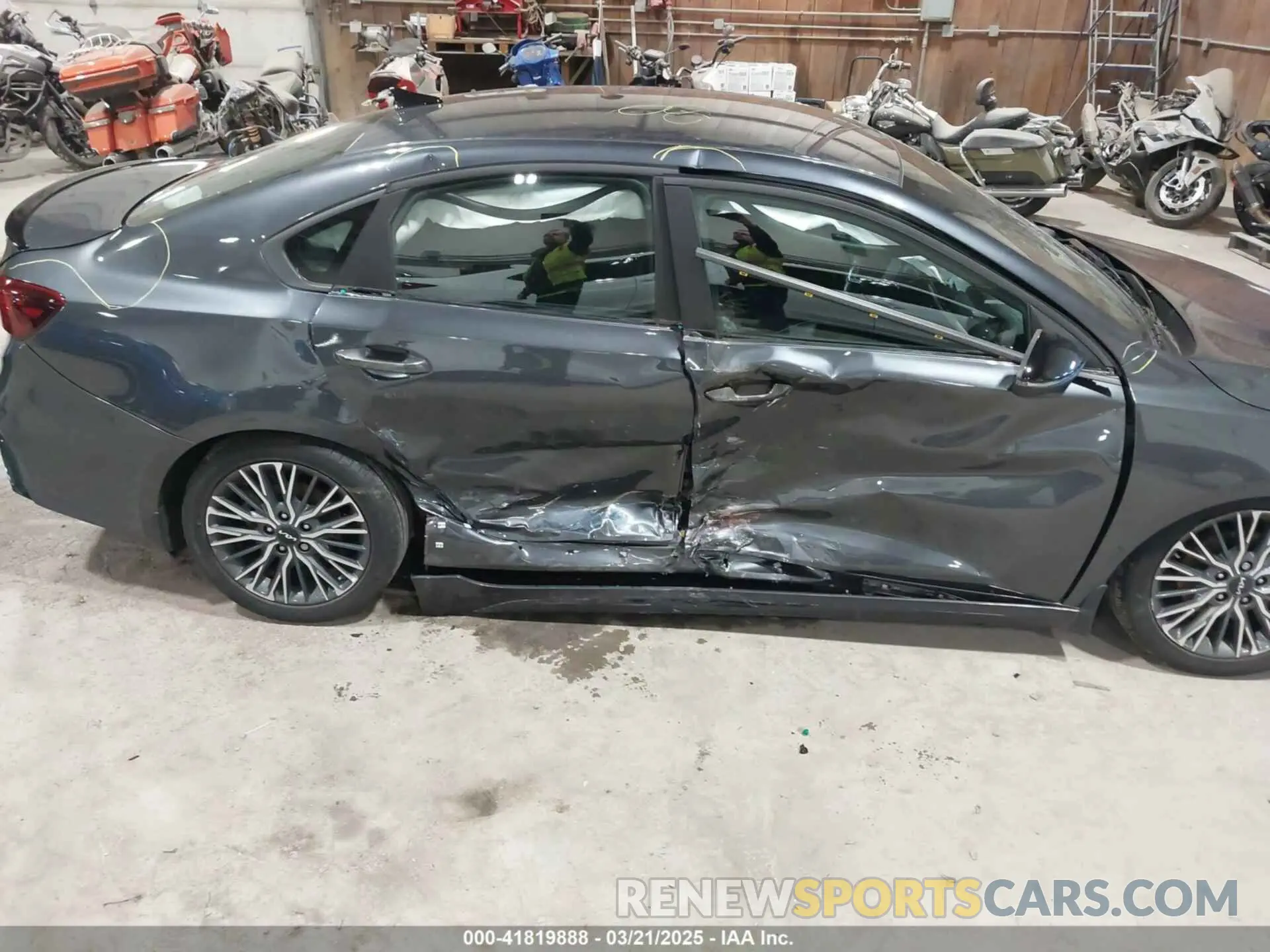 6 fotografías del automóvil dañado 3KPF54ADXPE535388 KIA FORTE 2023
