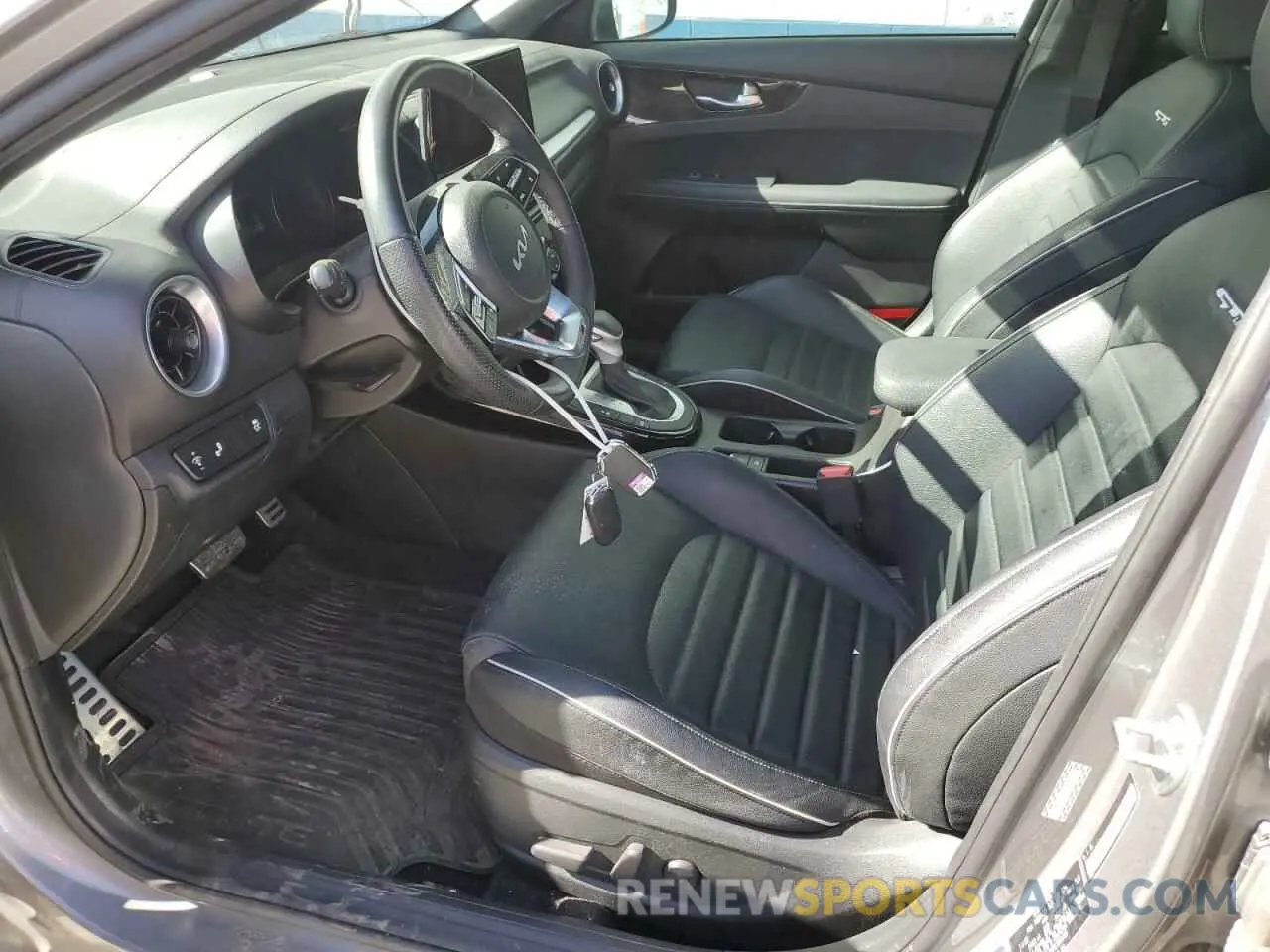7 fotografías del automóvil dañado 3KPF54ADXPE568195 KIA FORTE 2023
