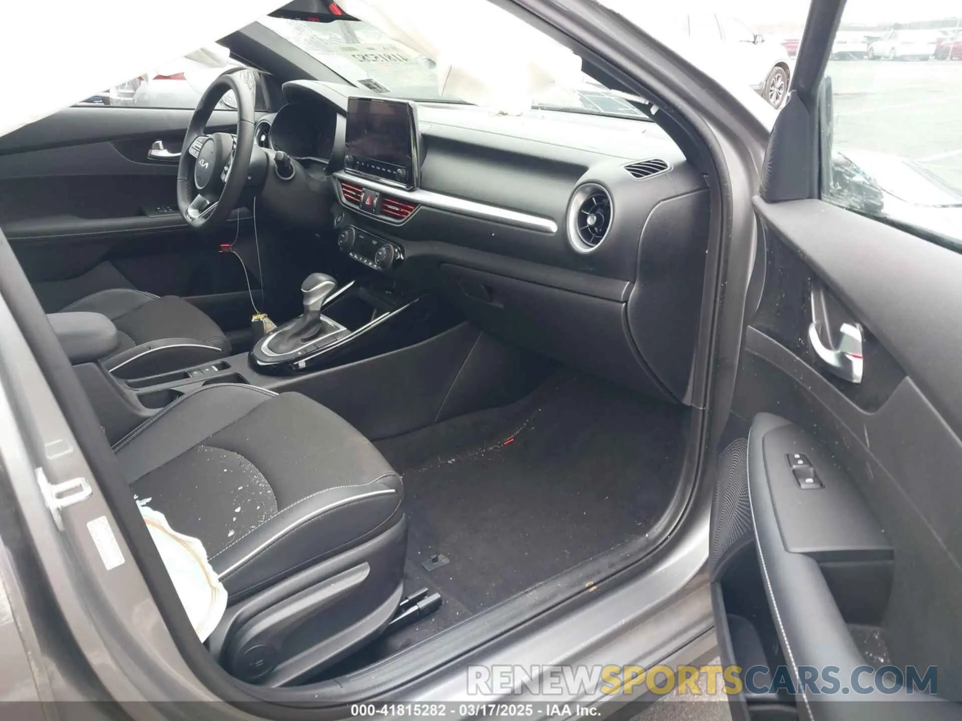 5 fotografías del automóvil dañado 3KPF54ADXPE576541 KIA FORTE 2023
