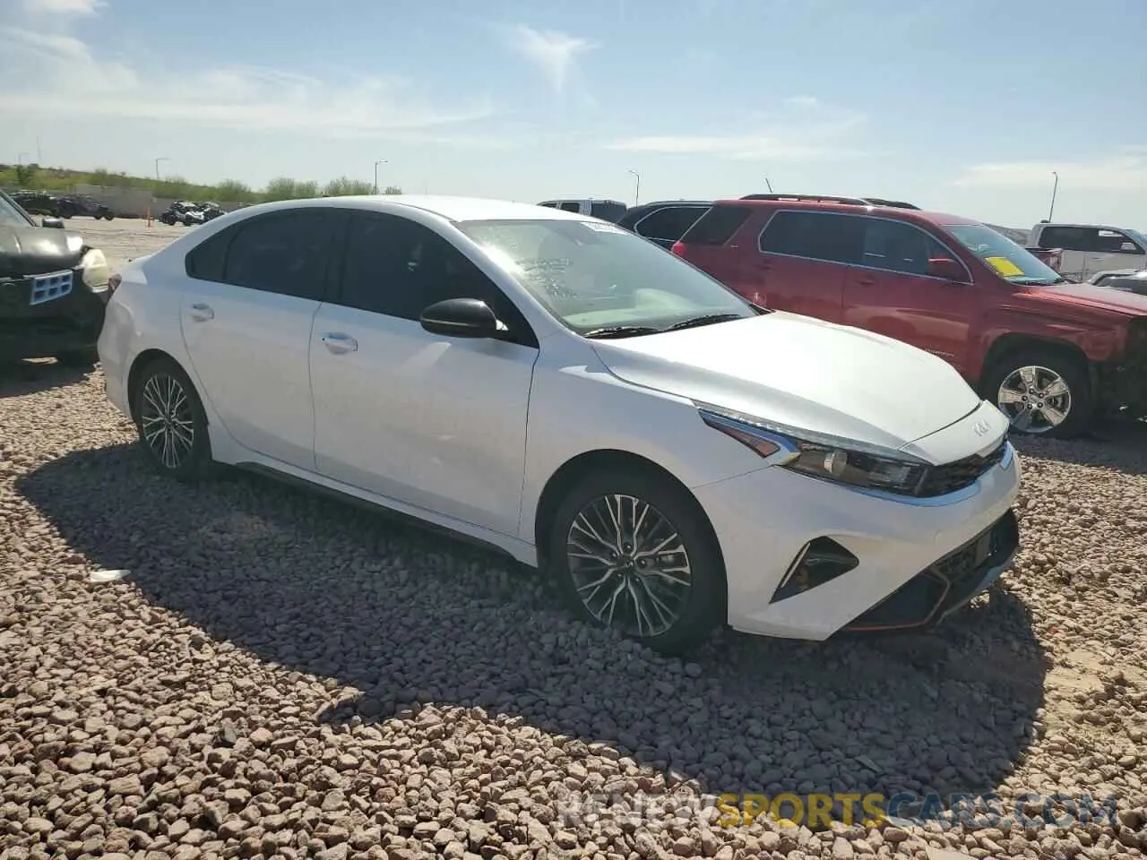 4 fotografías del automóvil dañado 3KPF54ADXPE587913 KIA FORTE 2023