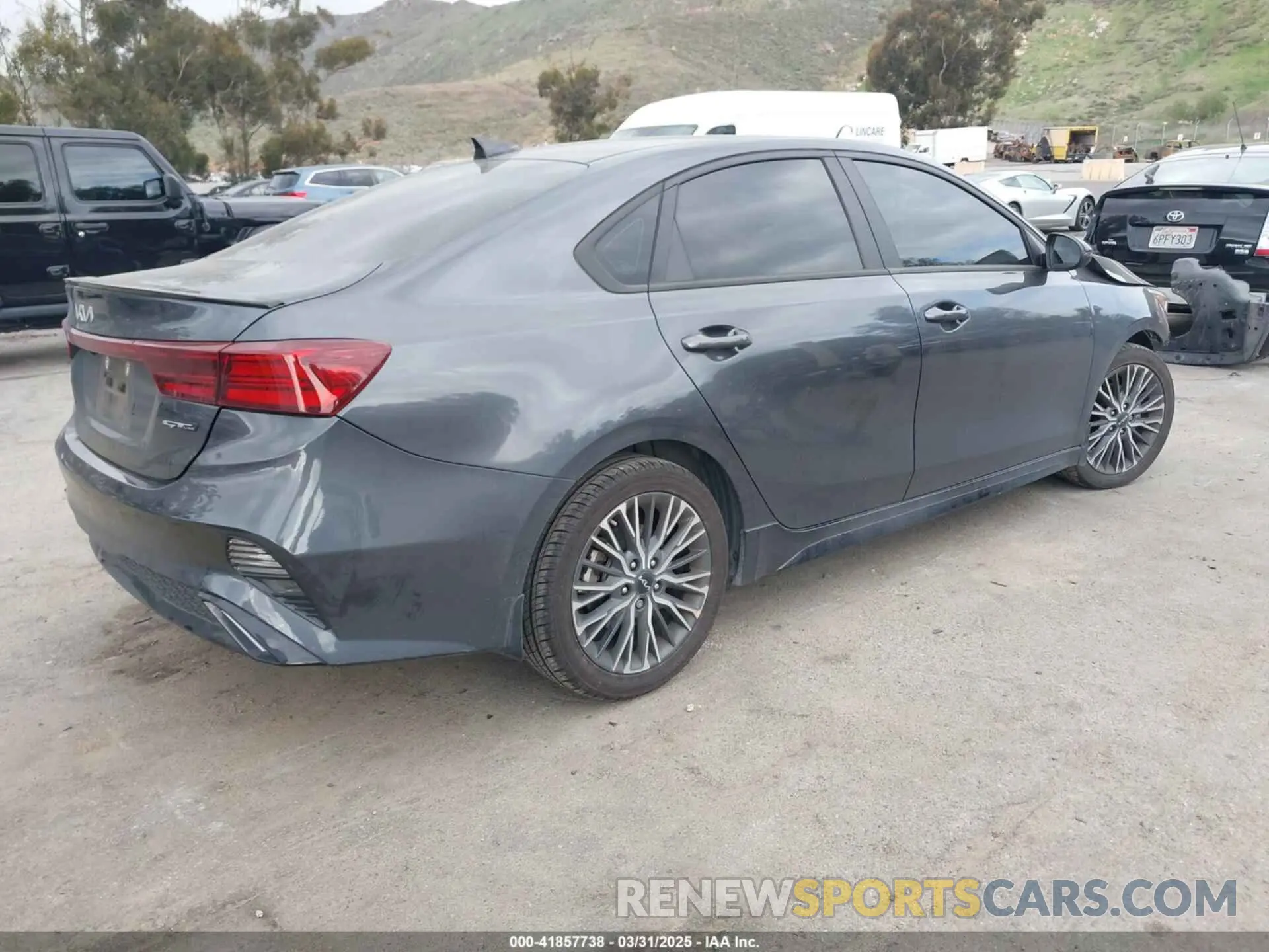 4 fotografías del automóvil dañado 3KPF54ADXPE598362 KIA FORTE 2023
