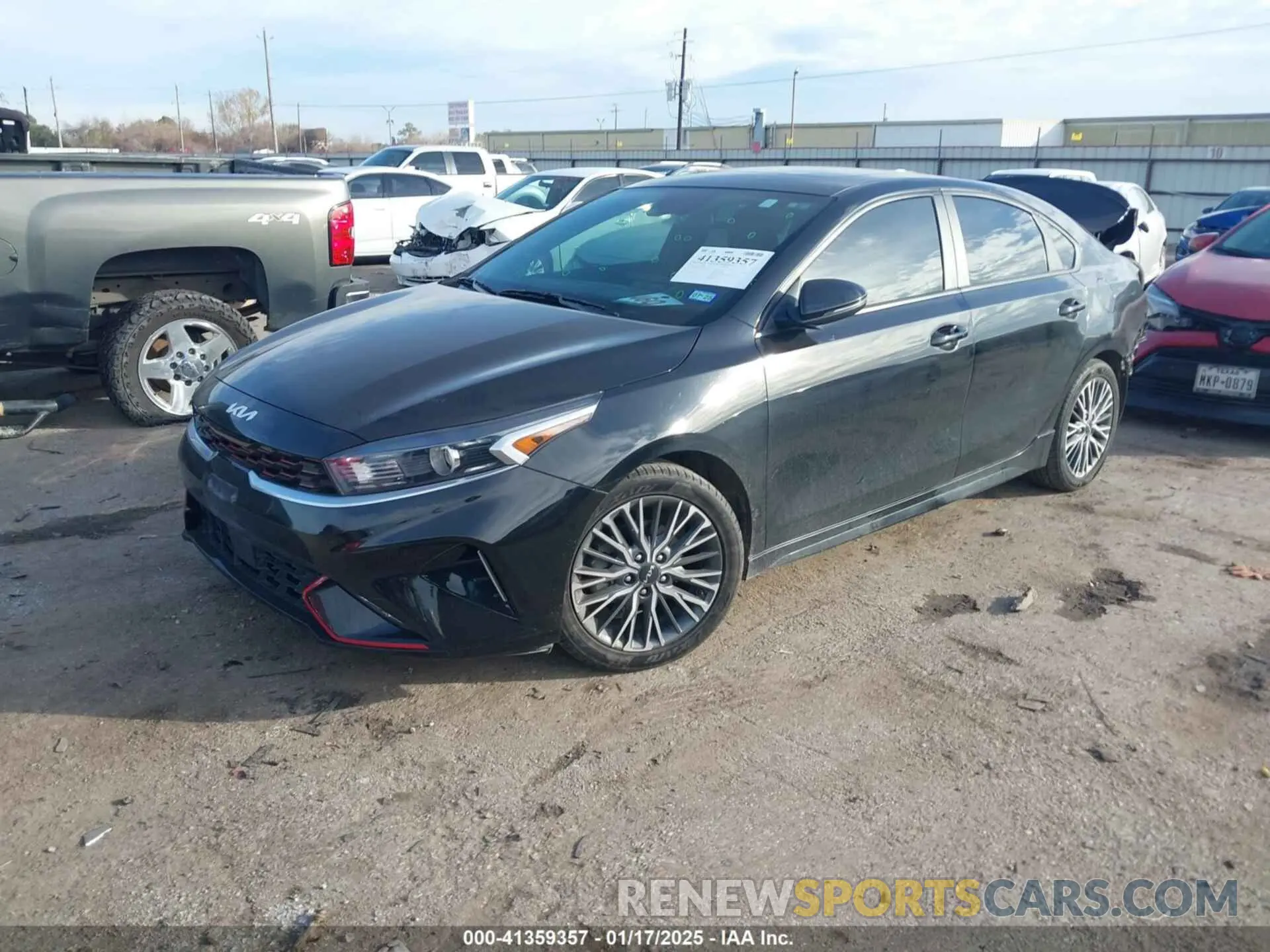 2 fotografías del automóvil dañado 3KPF54ADXPE650637 KIA FORTE 2023