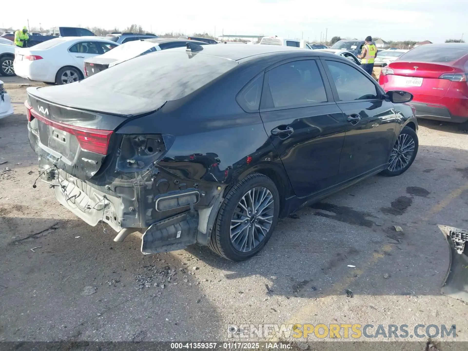 4 fotografías del automóvil dañado 3KPF54ADXPE650637 KIA FORTE 2023