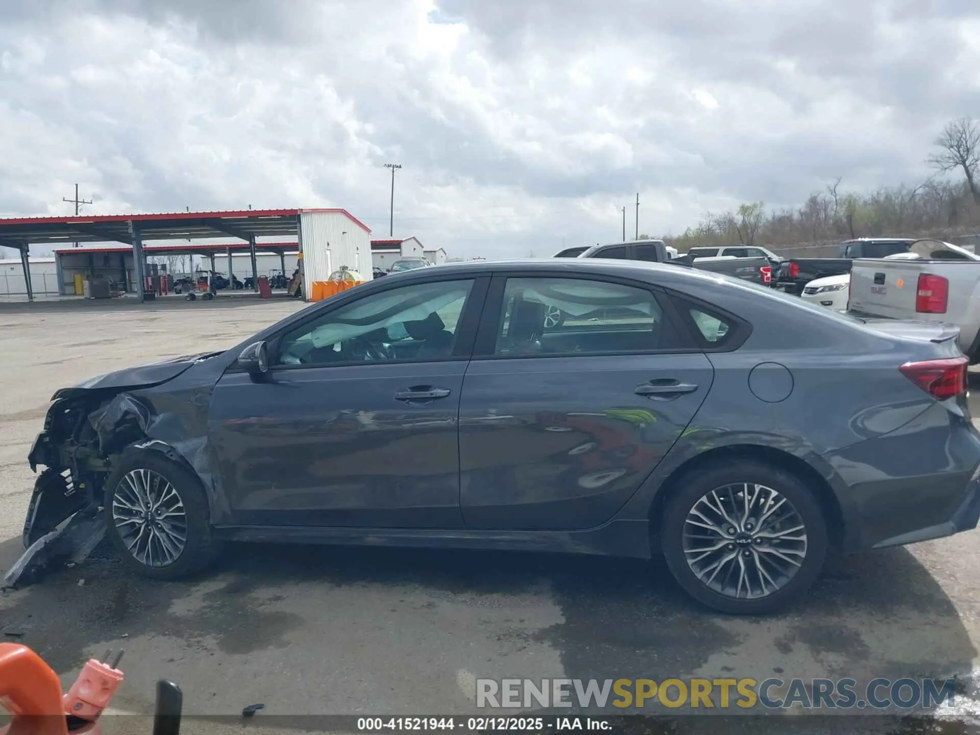 13 fotografías del automóvil dañado 3KPF54ADXPE664859 KIA FORTE 2023