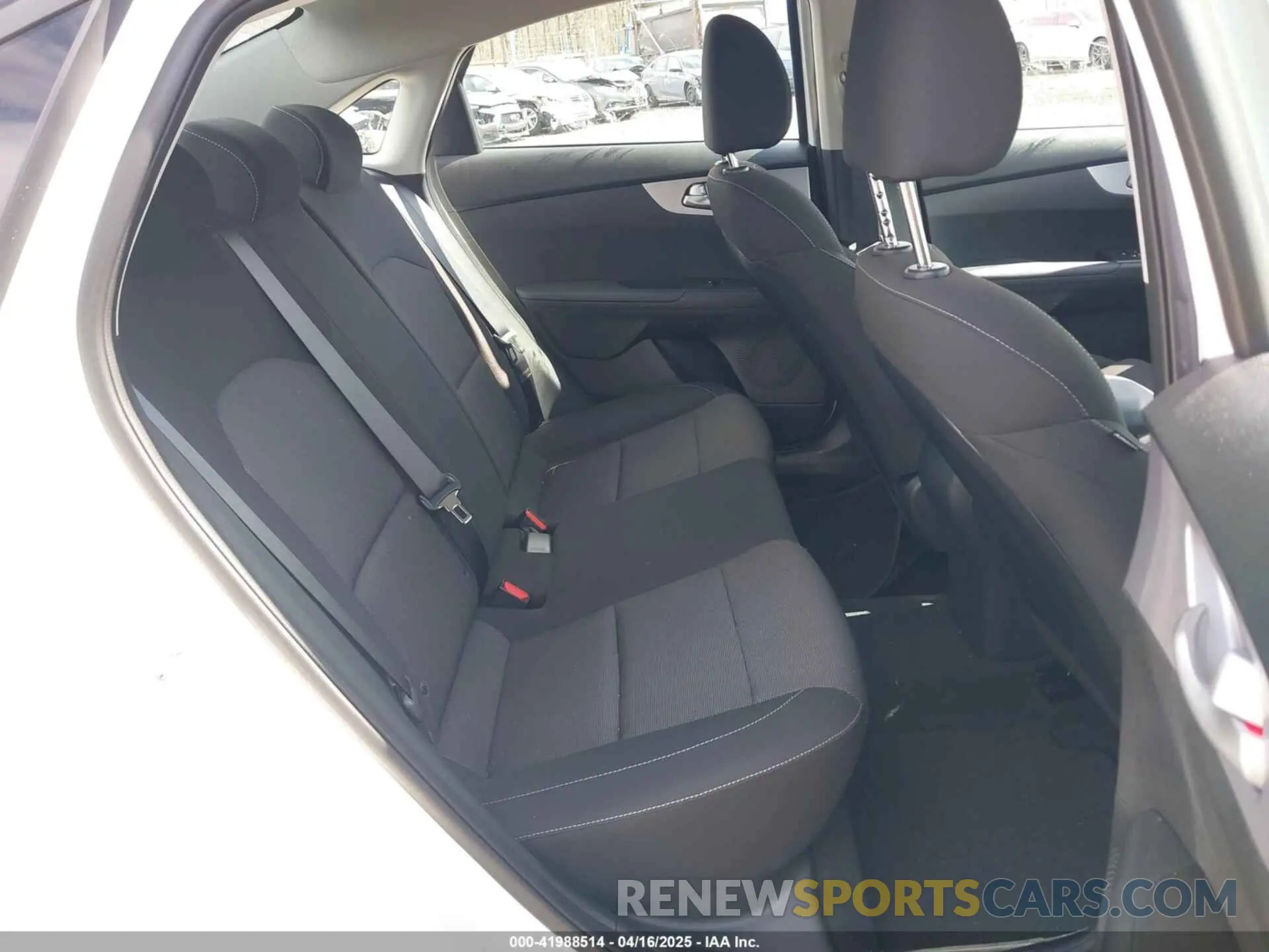 8 fotografías del automóvil dañado 3KPF24AD0RE706791 KIA FORTE 2024
